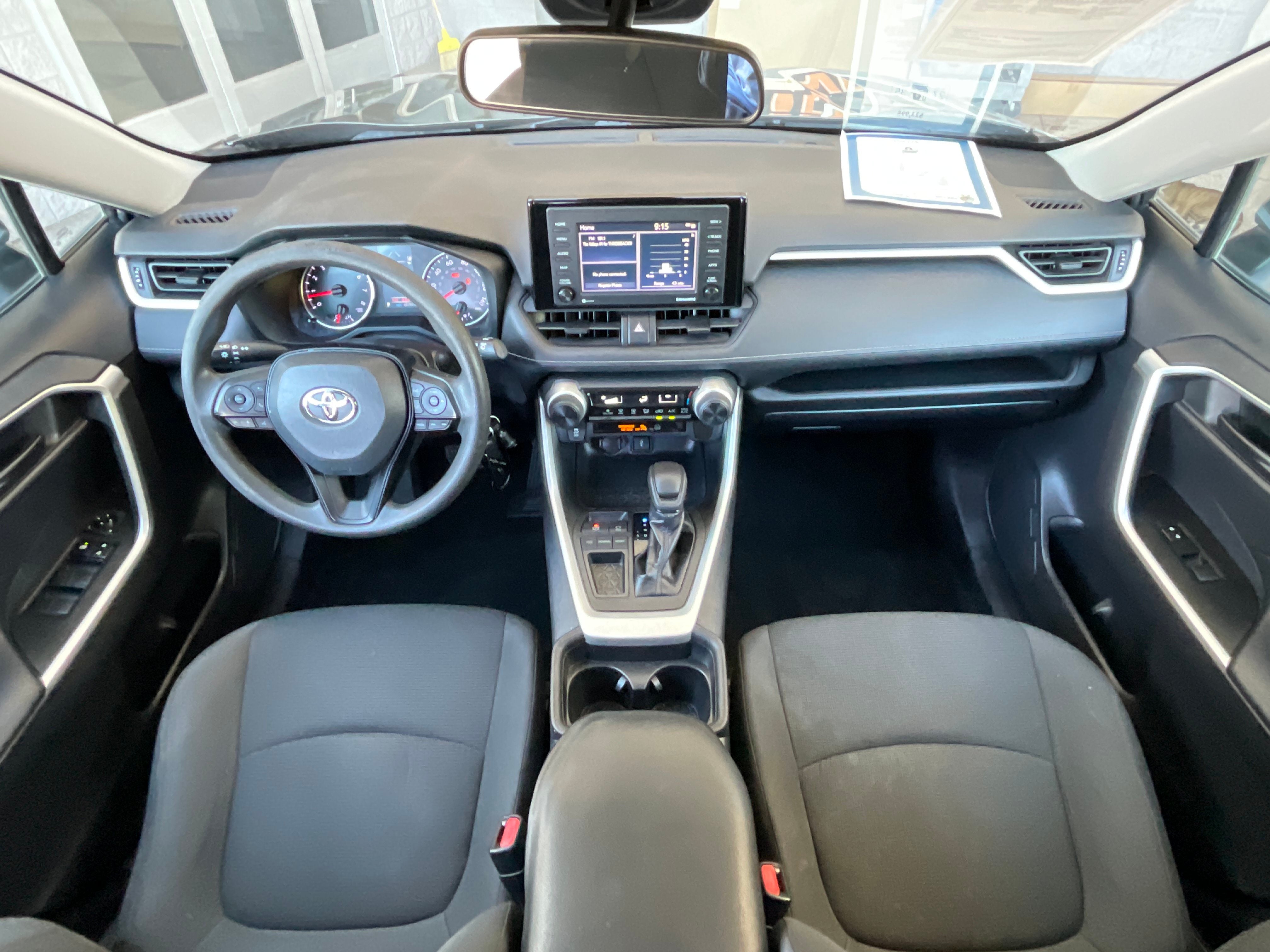2020 Toyota RAV4 LE