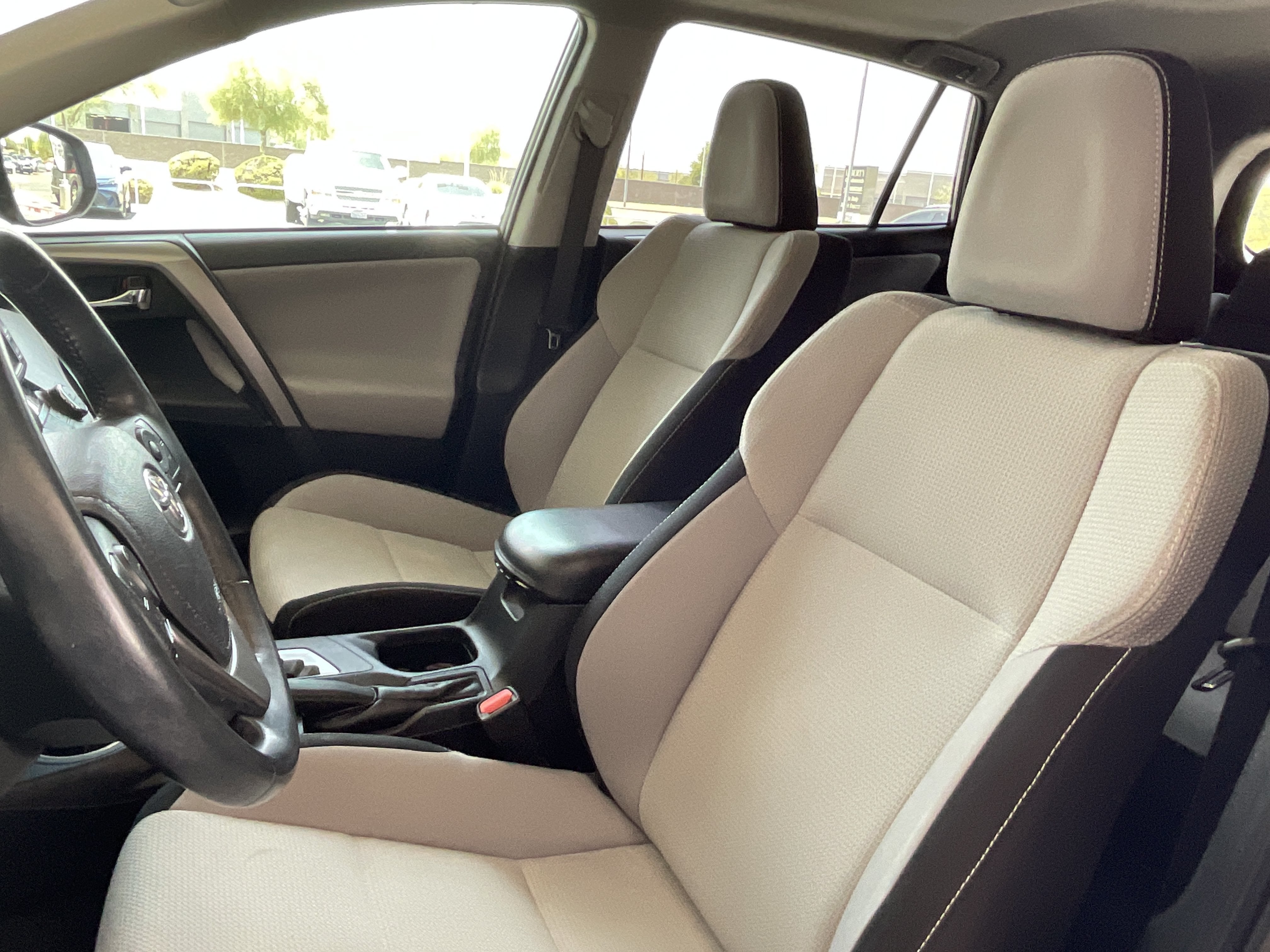 2017 Toyota RAV4 XLE**CLN CF WELL MAINTAINED