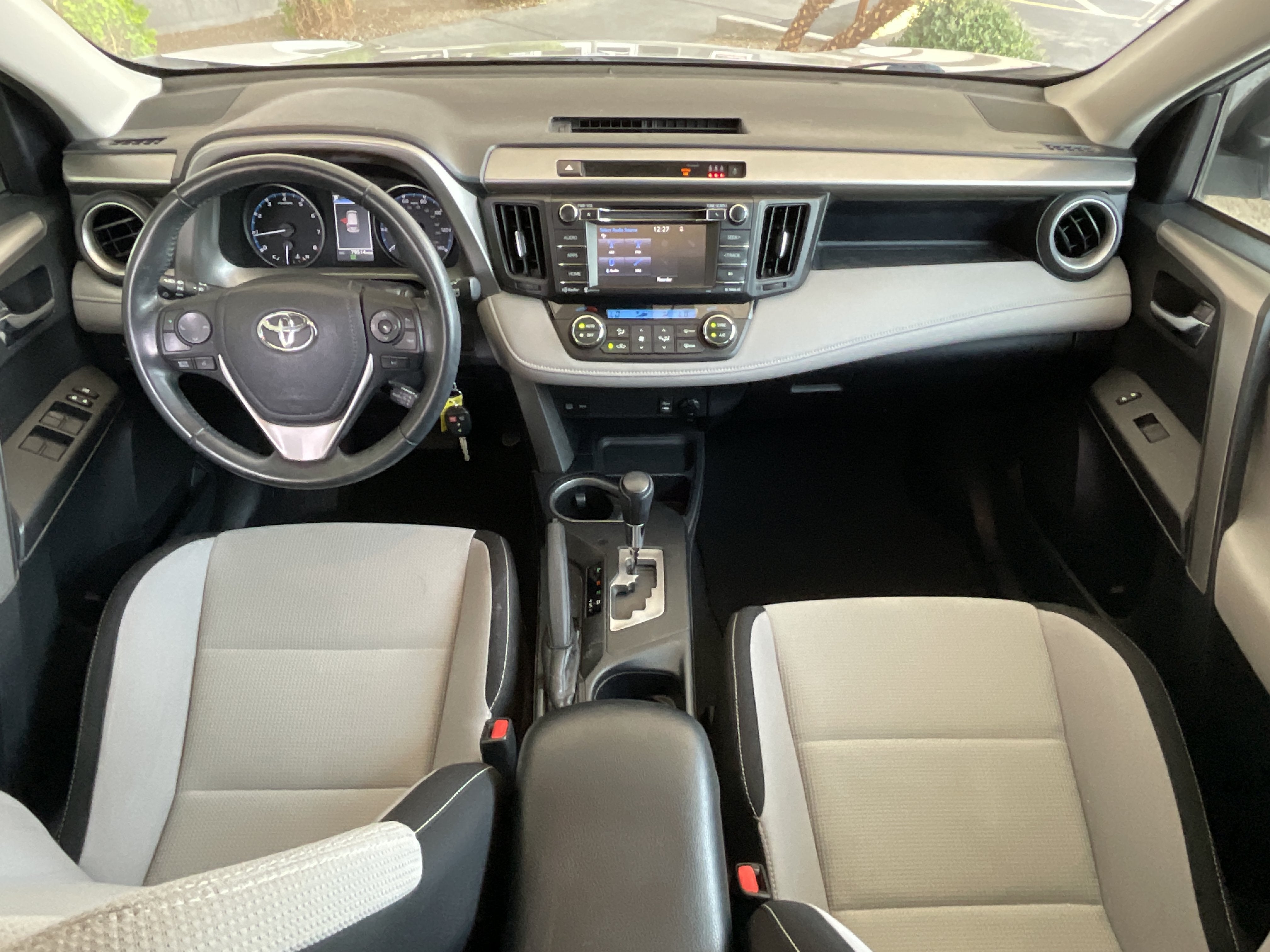 2017 Toyota RAV4 XLE**CLN CF WELL MAINTAINED