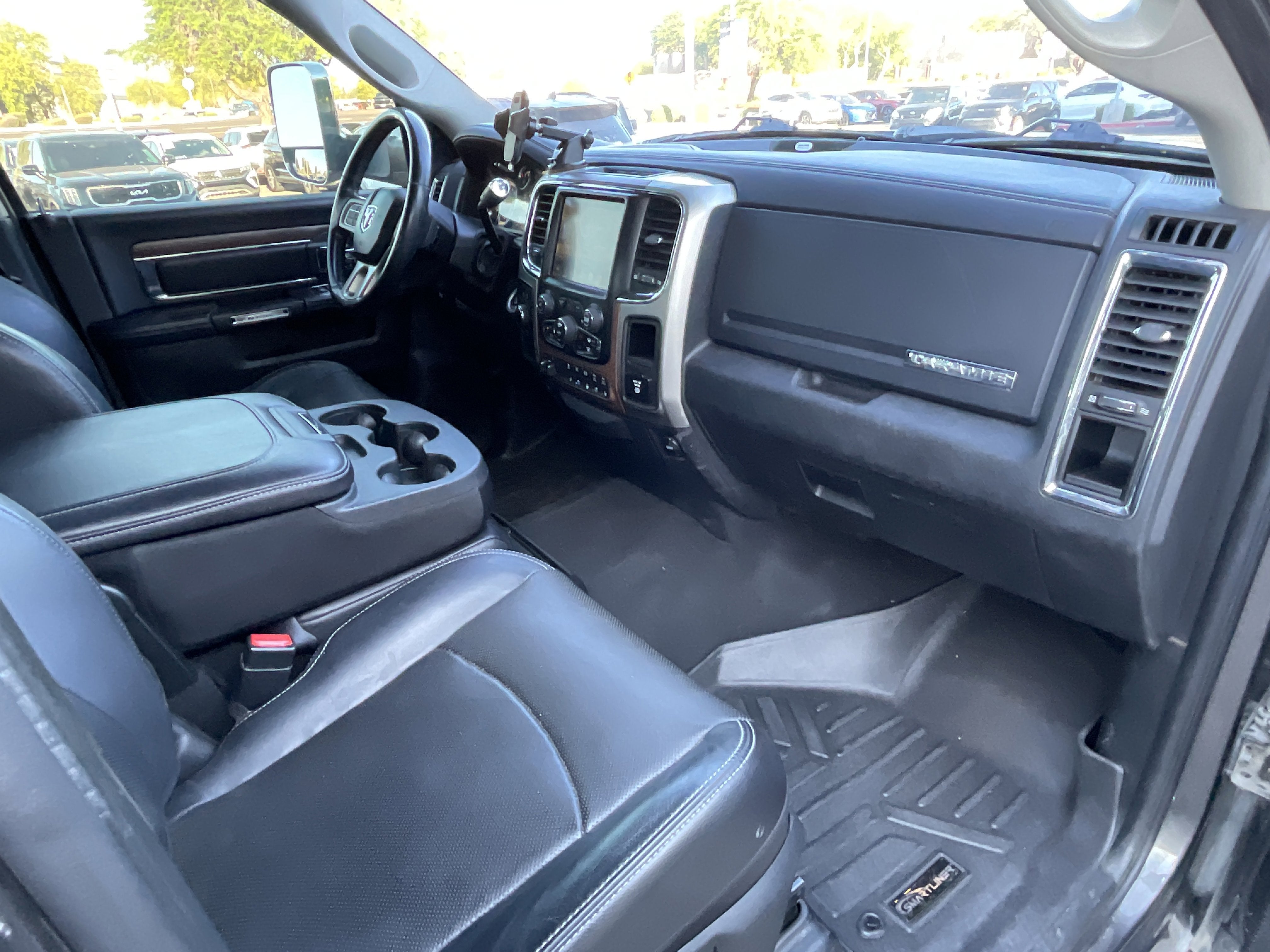 2016 RAM 2500 Laramie* LOW MILES/ CLN CFAX