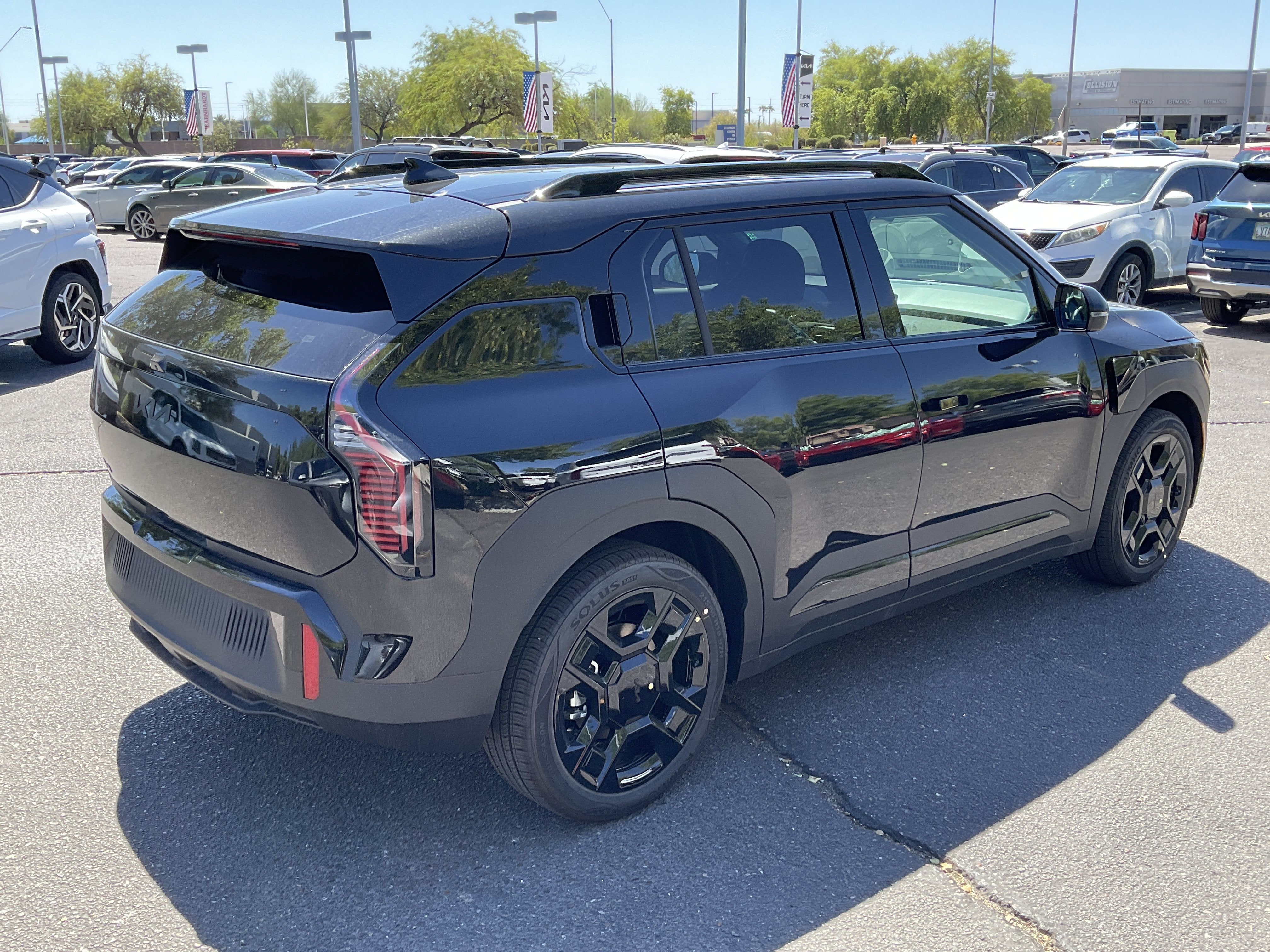 2027 Kia EV3 Wind Nightfall Pkg