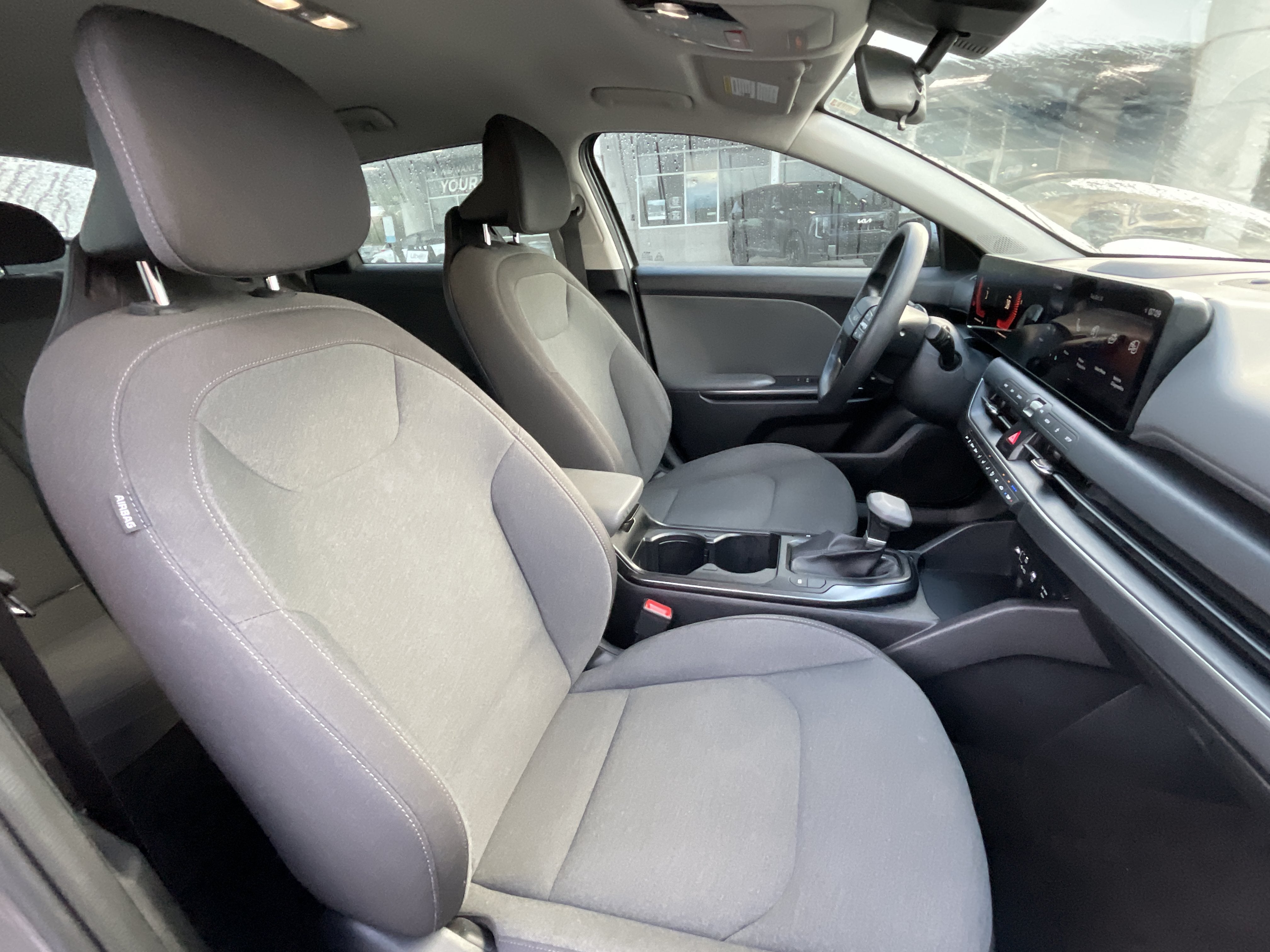 2025 Kia K4 LXS*CLEAN CARFAX/1 OWNER