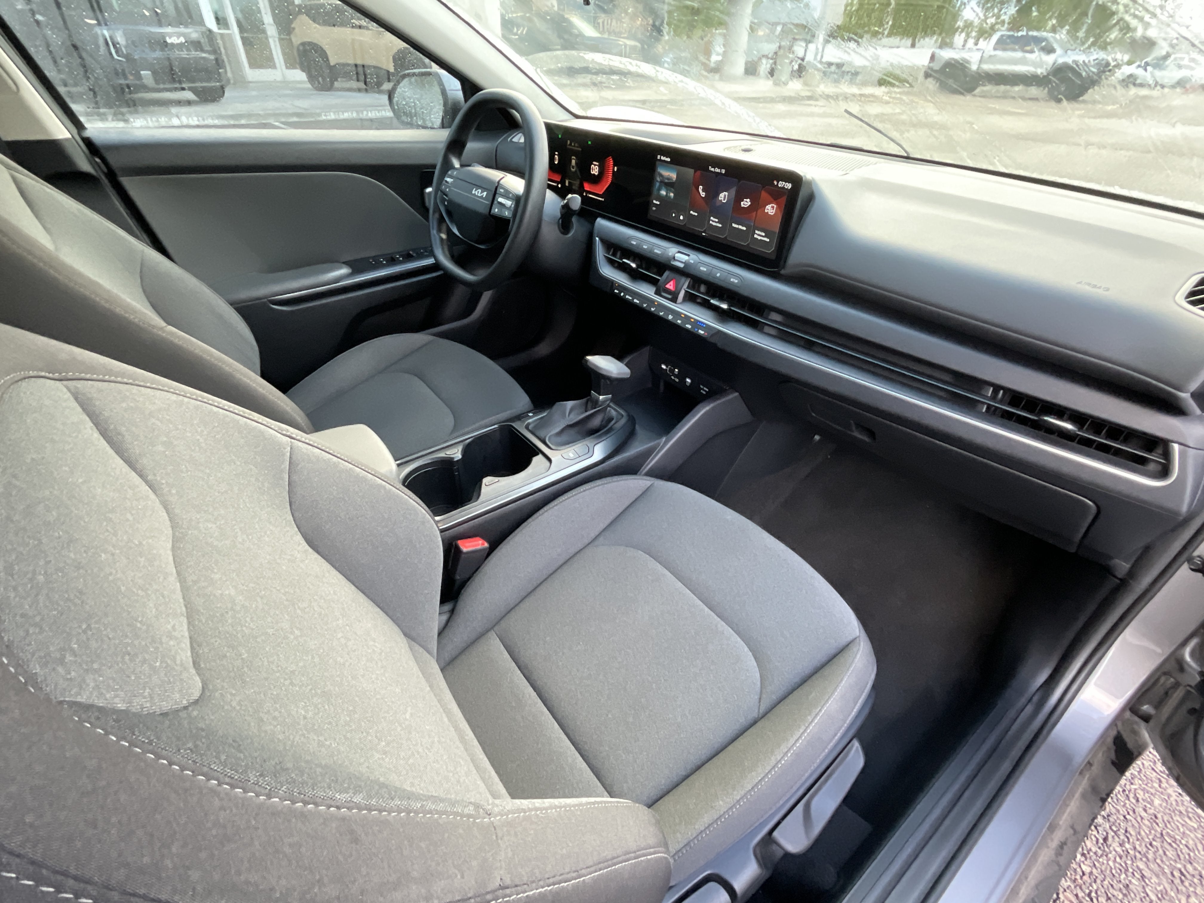 2025 Kia K4 LXS*CLEAN CARFAX/1 OWNER