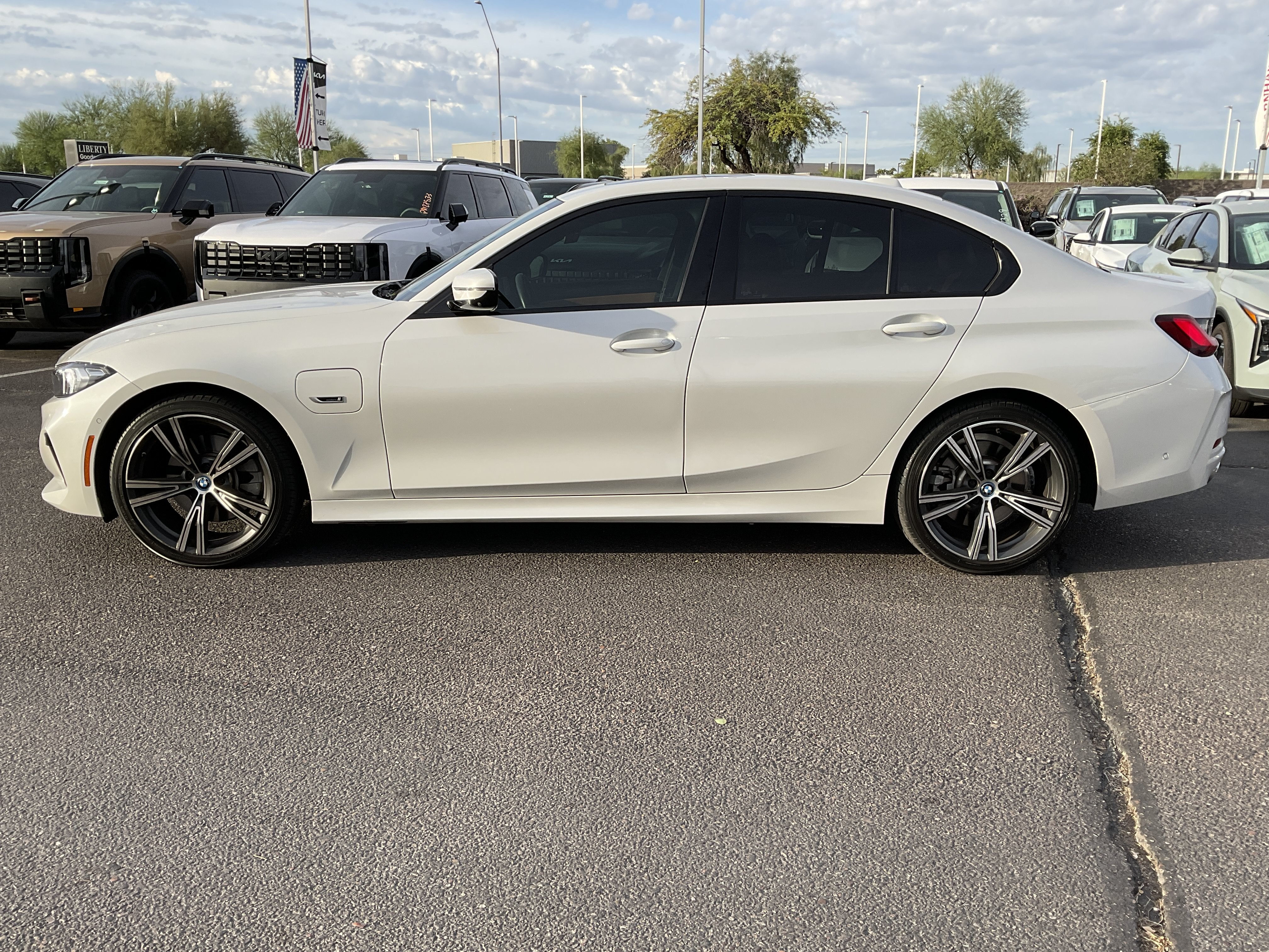 2023 BMW 3 Series 330e
