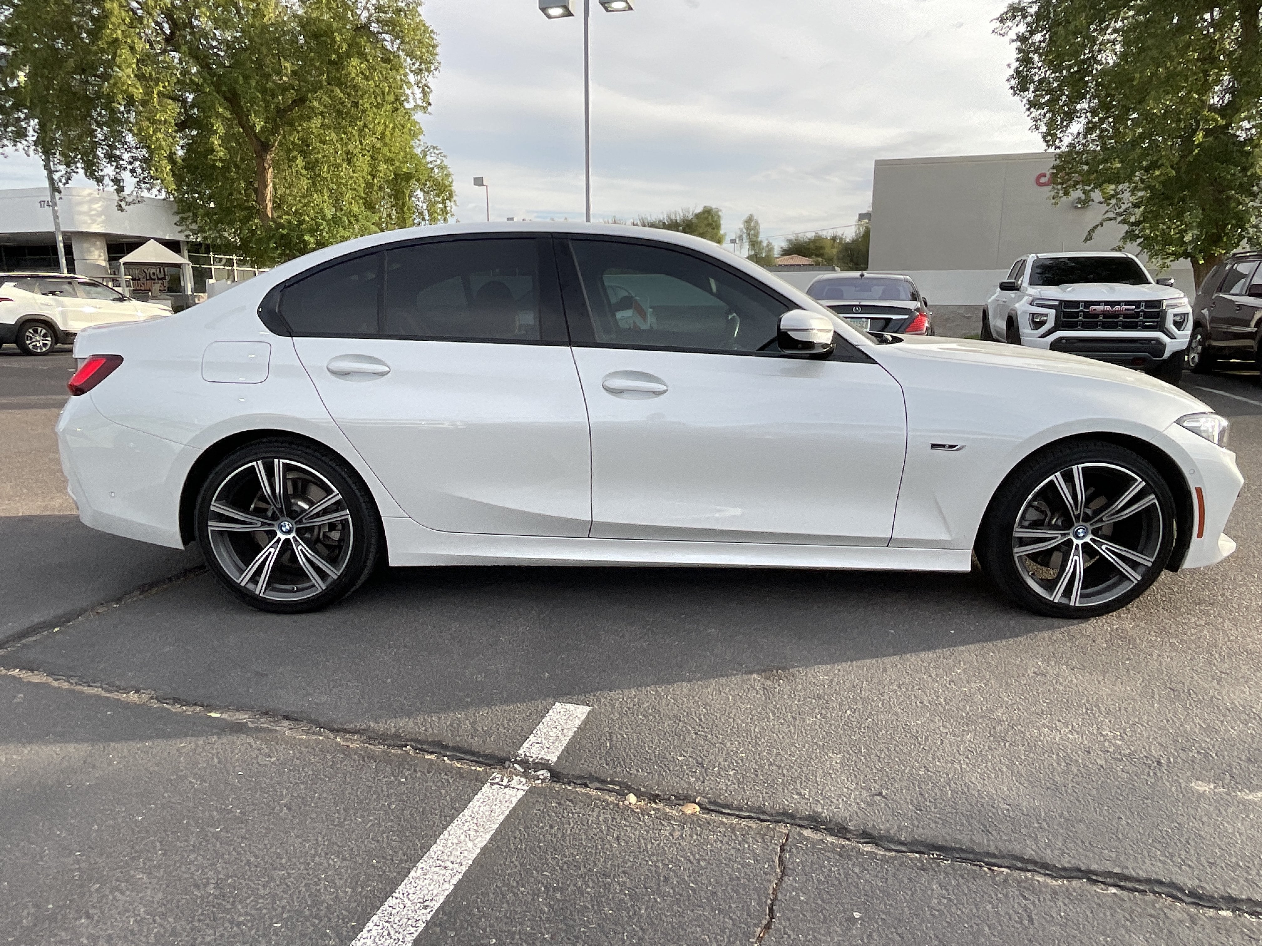 2023 BMW 3 Series 330e