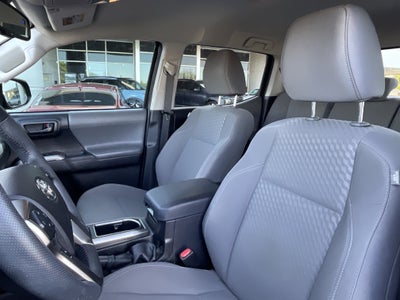 2022 Toyota Tacoma 4WD SR