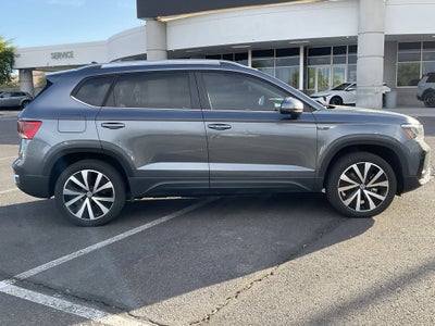 2024 Volkswagen Taos SE
