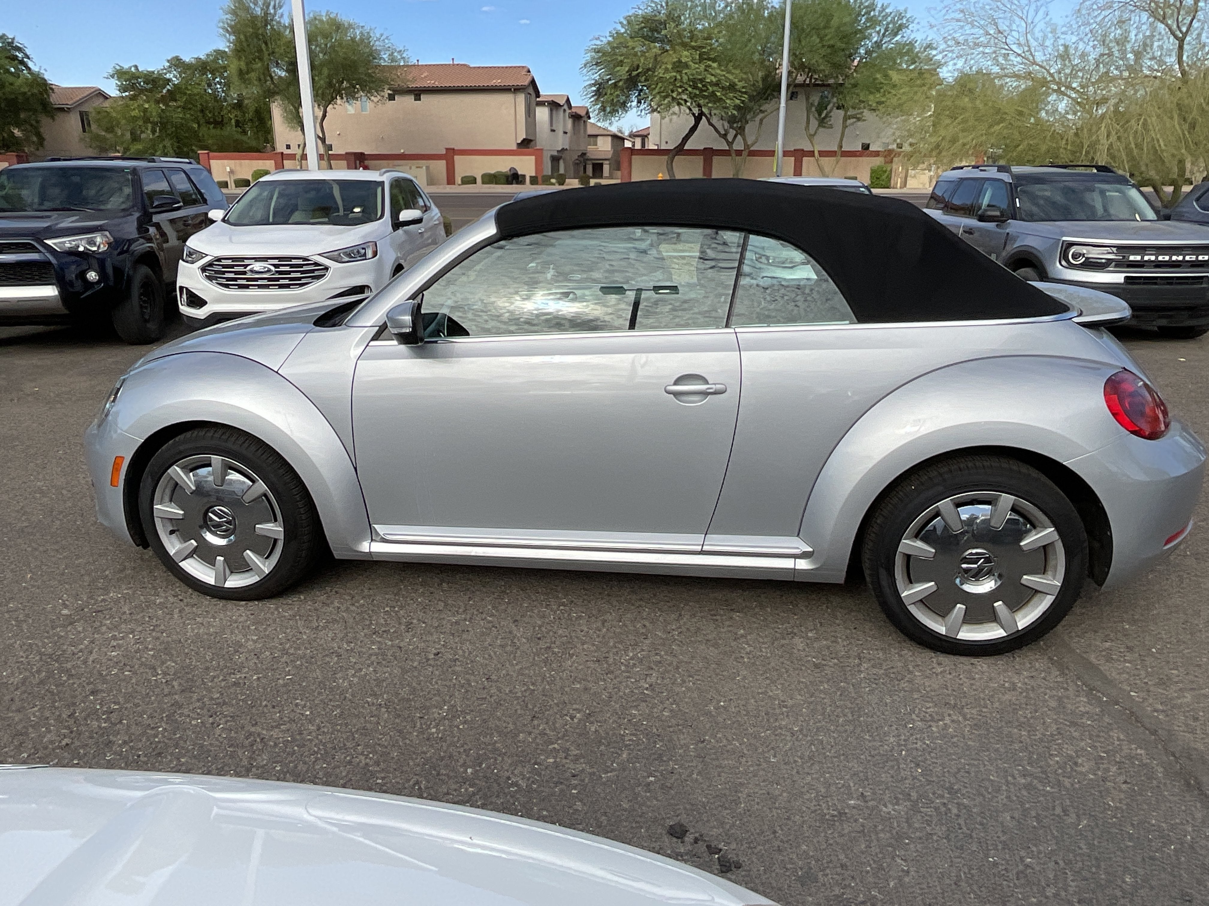 2016 Volkswagen Beetle Convertible 1.8T SEL