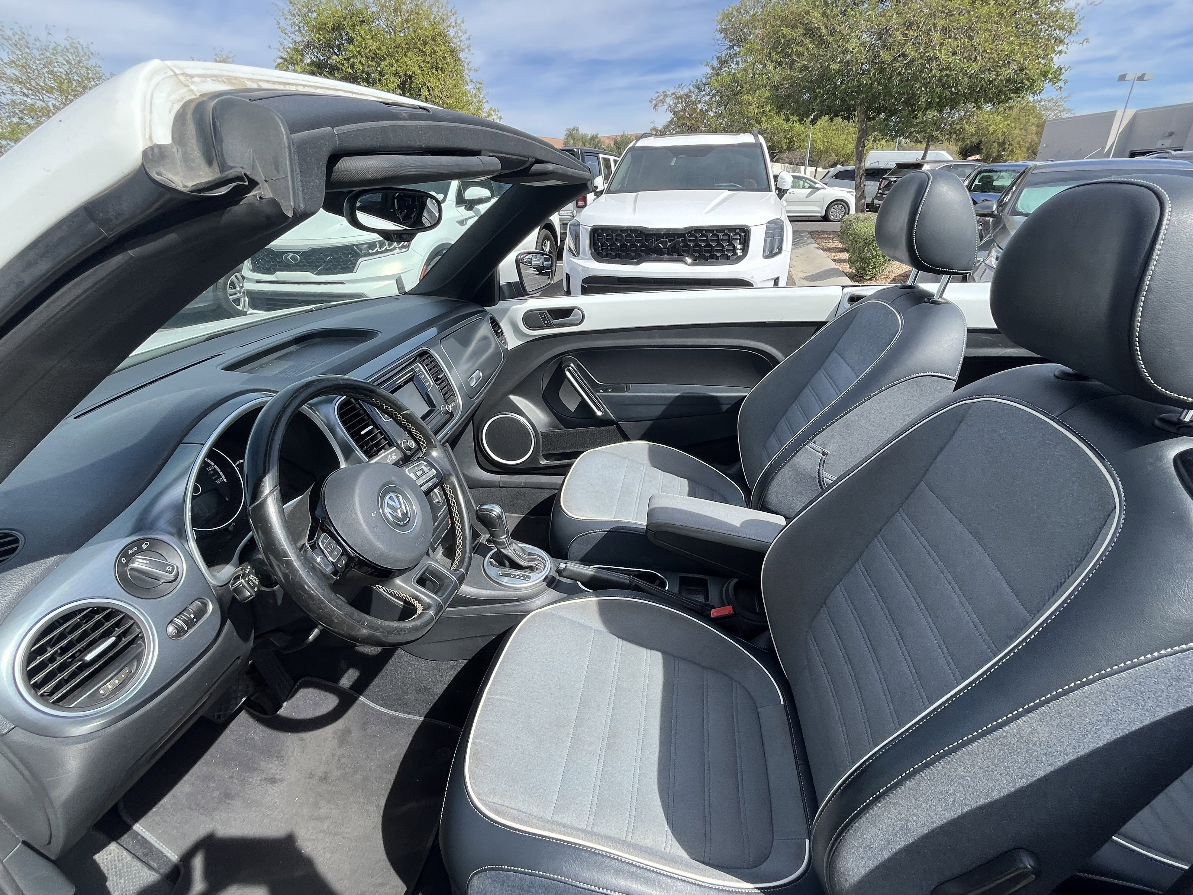 2016 Volkswagen Beetle Convertible 1.8T Denim