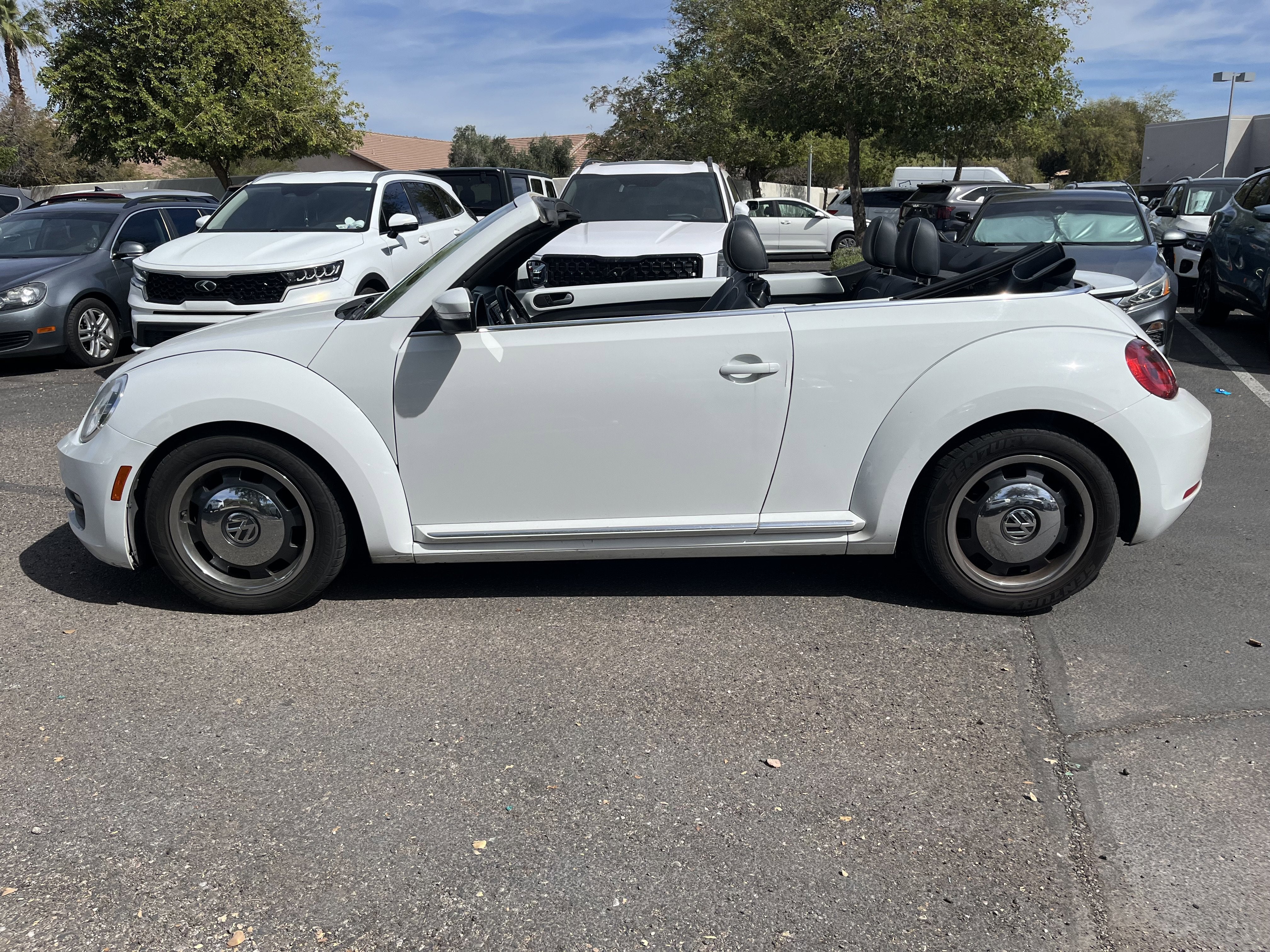 2016 Volkswagen Beetle Convertible 1.8T Denim