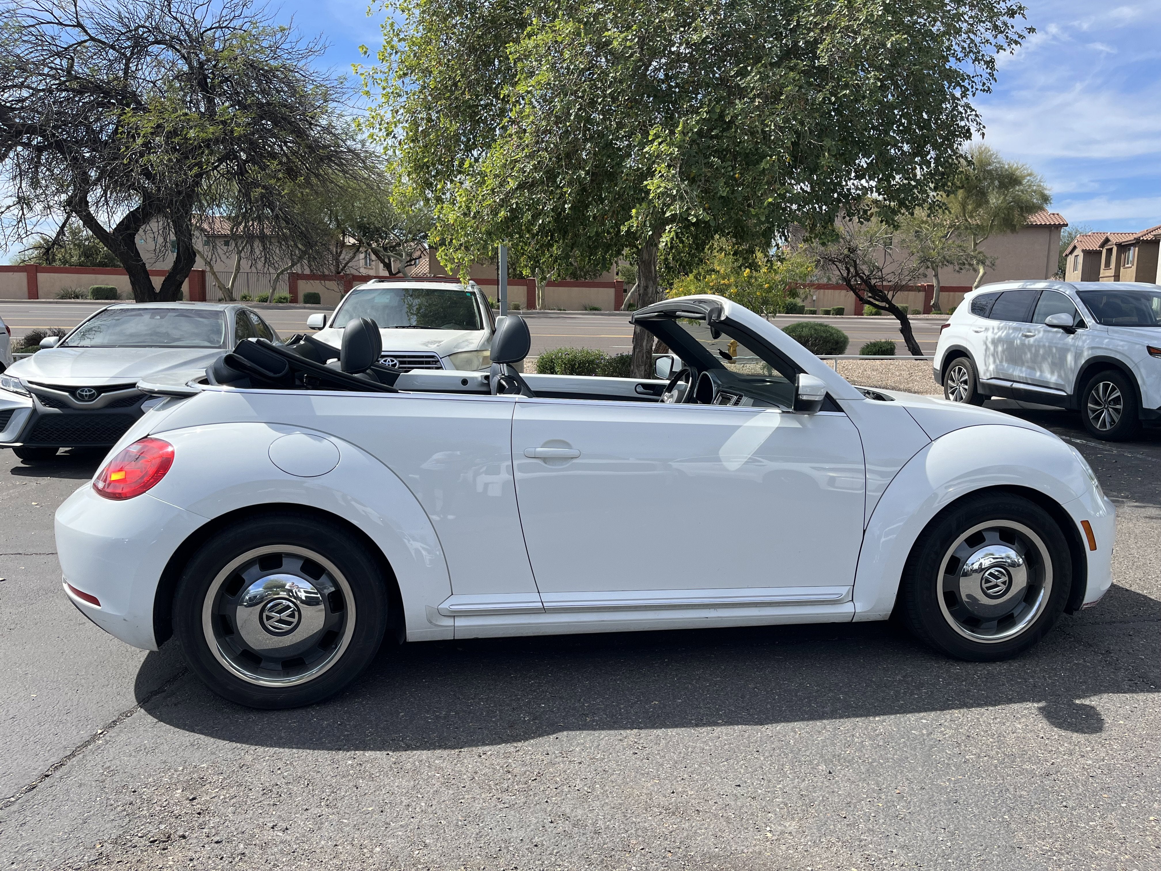 2016 Volkswagen Beetle Convertible 1.8T Denim