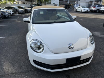 2014 Volkswagen Beetle Convertible 2.5L w/Tech