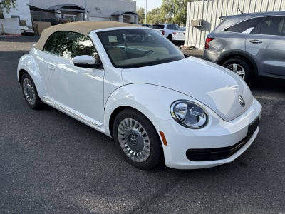 2014 Volkswagen Beetle Convertible 2.5L w/Tech