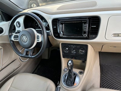 2014 Volkswagen Beetle Convertible 2.5L w/Tech
