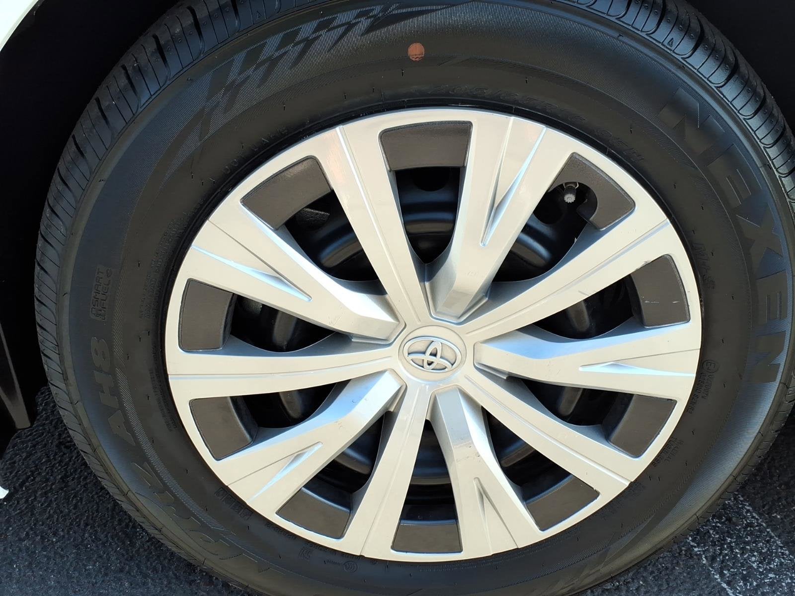 2023 Toyota Camry Hybrid LE