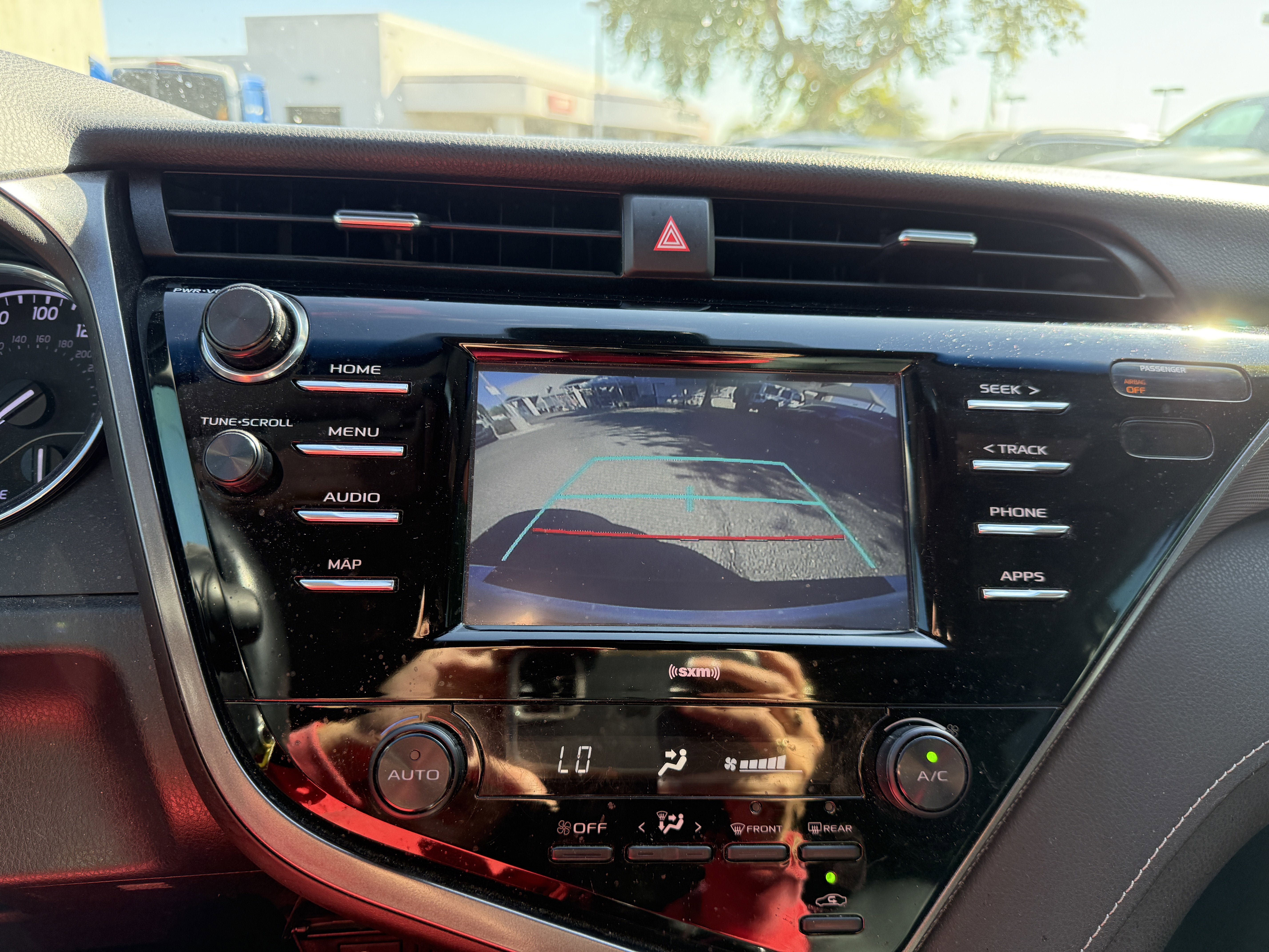 2020 Toyota Camry SE* CLEAN CARFAX