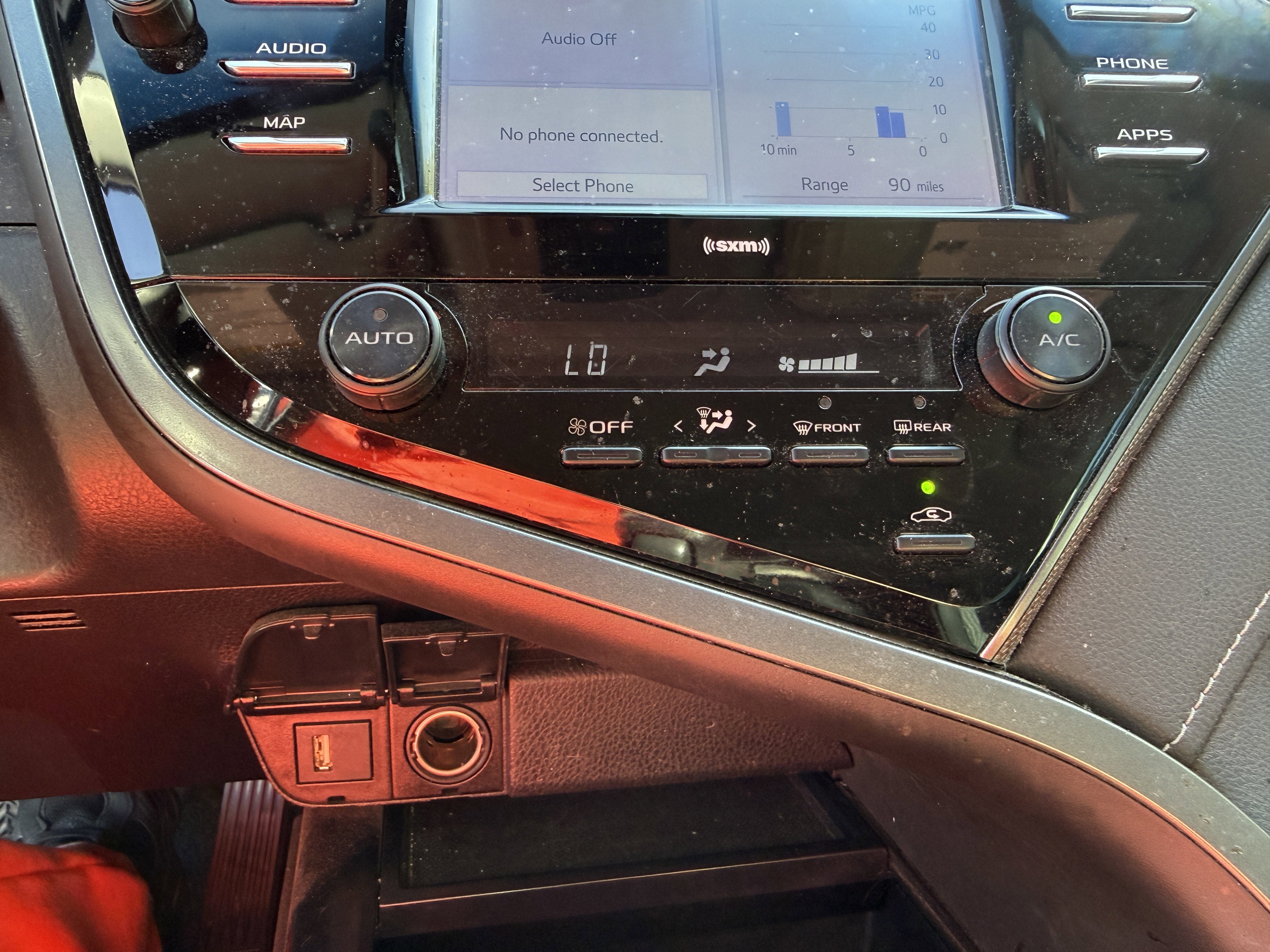 2020 Toyota Camry SE* CLEAN CARFAX