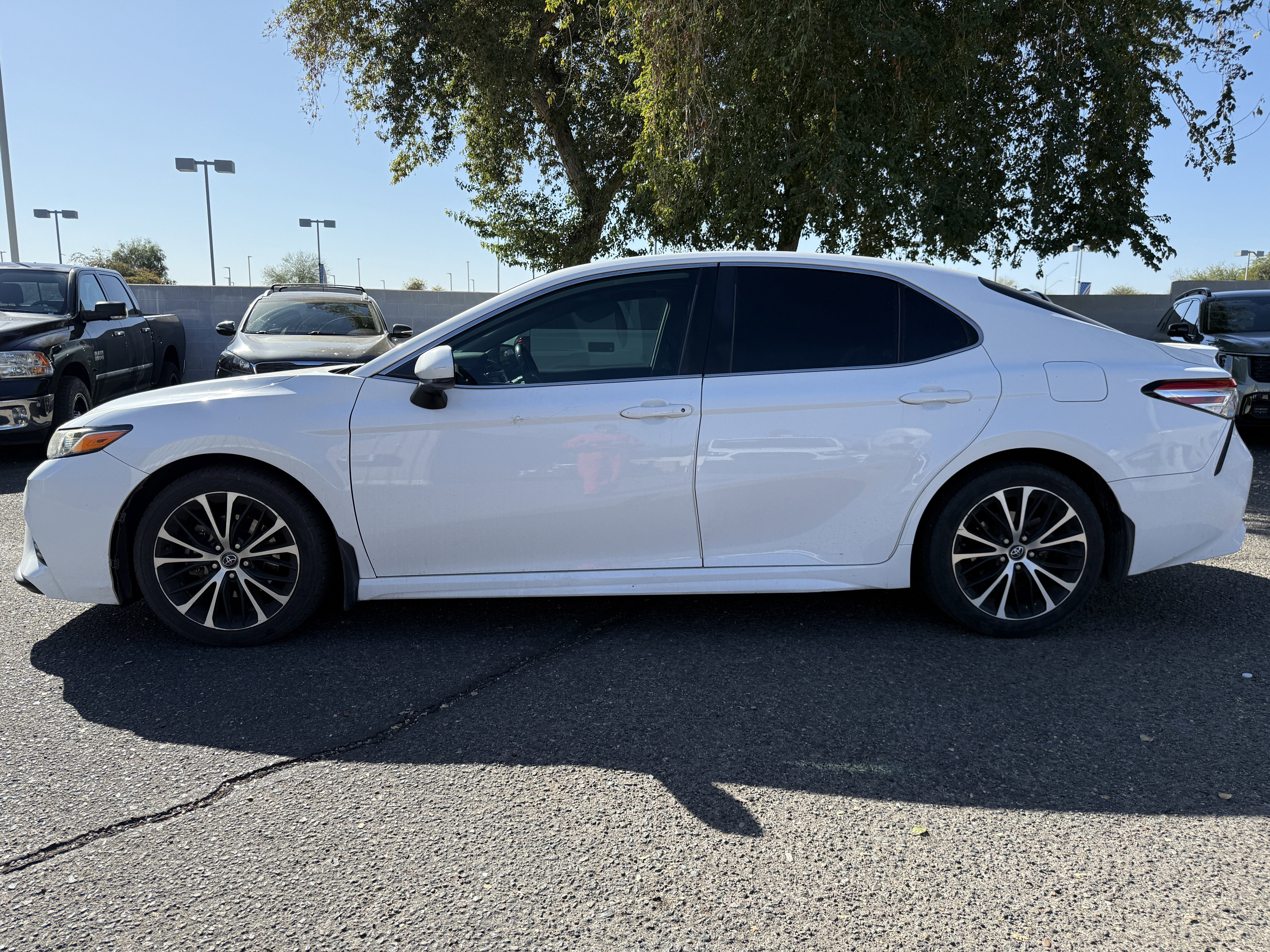 2020 Toyota Camry SE* CLEAN CARFAX