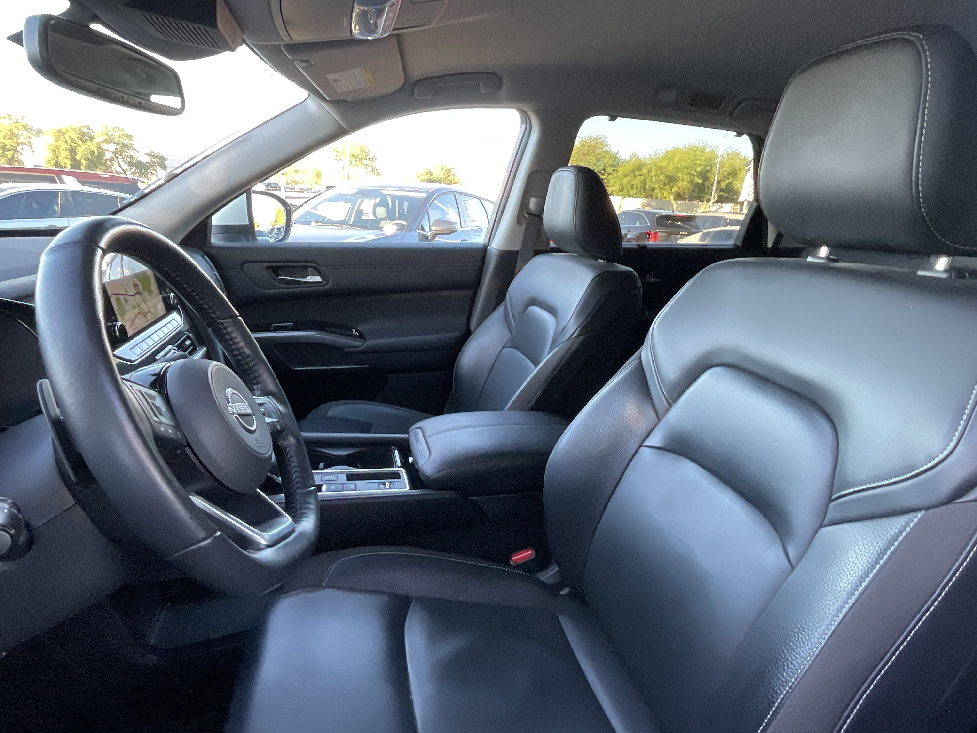 2022 Nissan Pathfinder SL