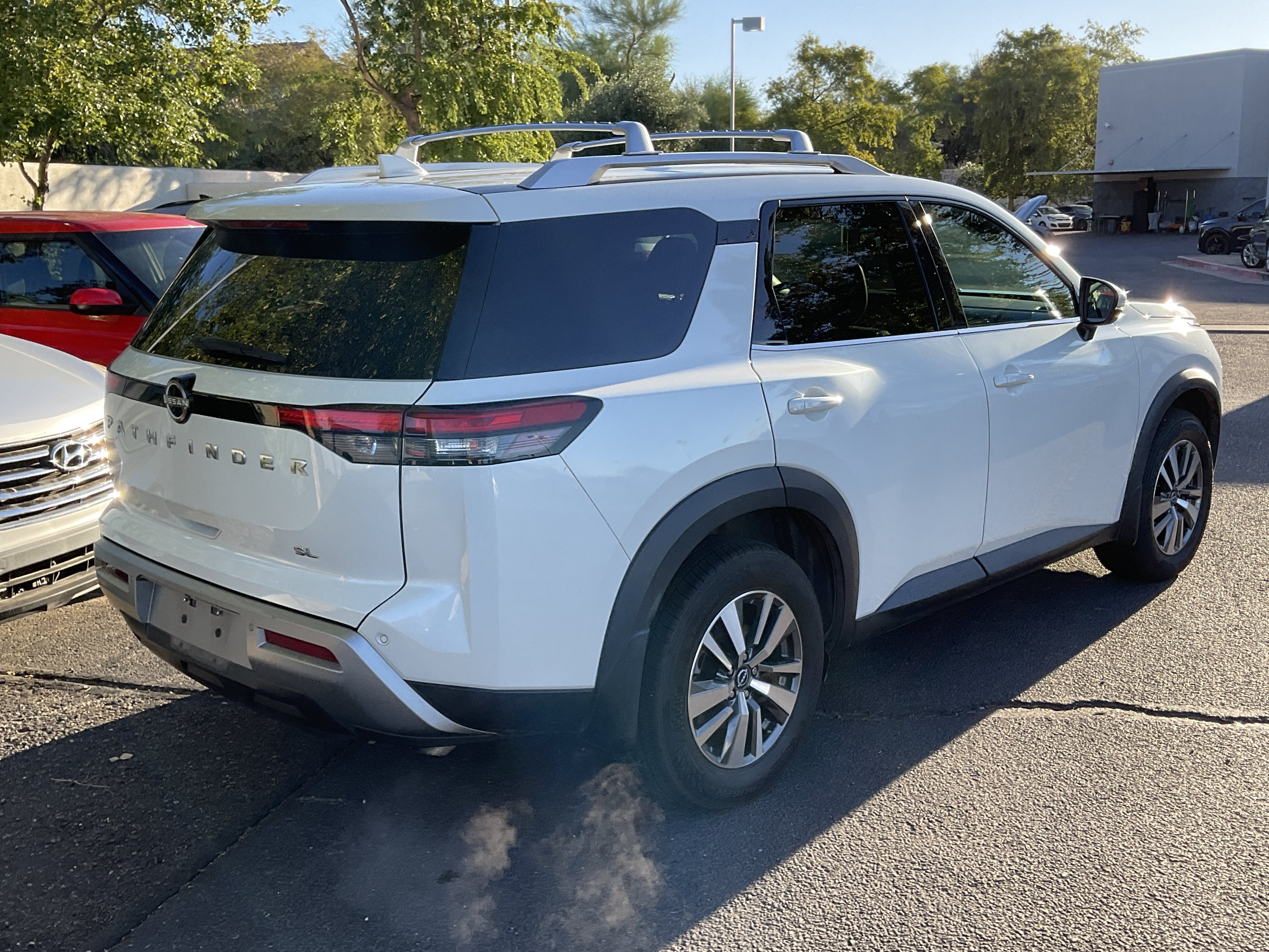 2022 Nissan Pathfinder SL