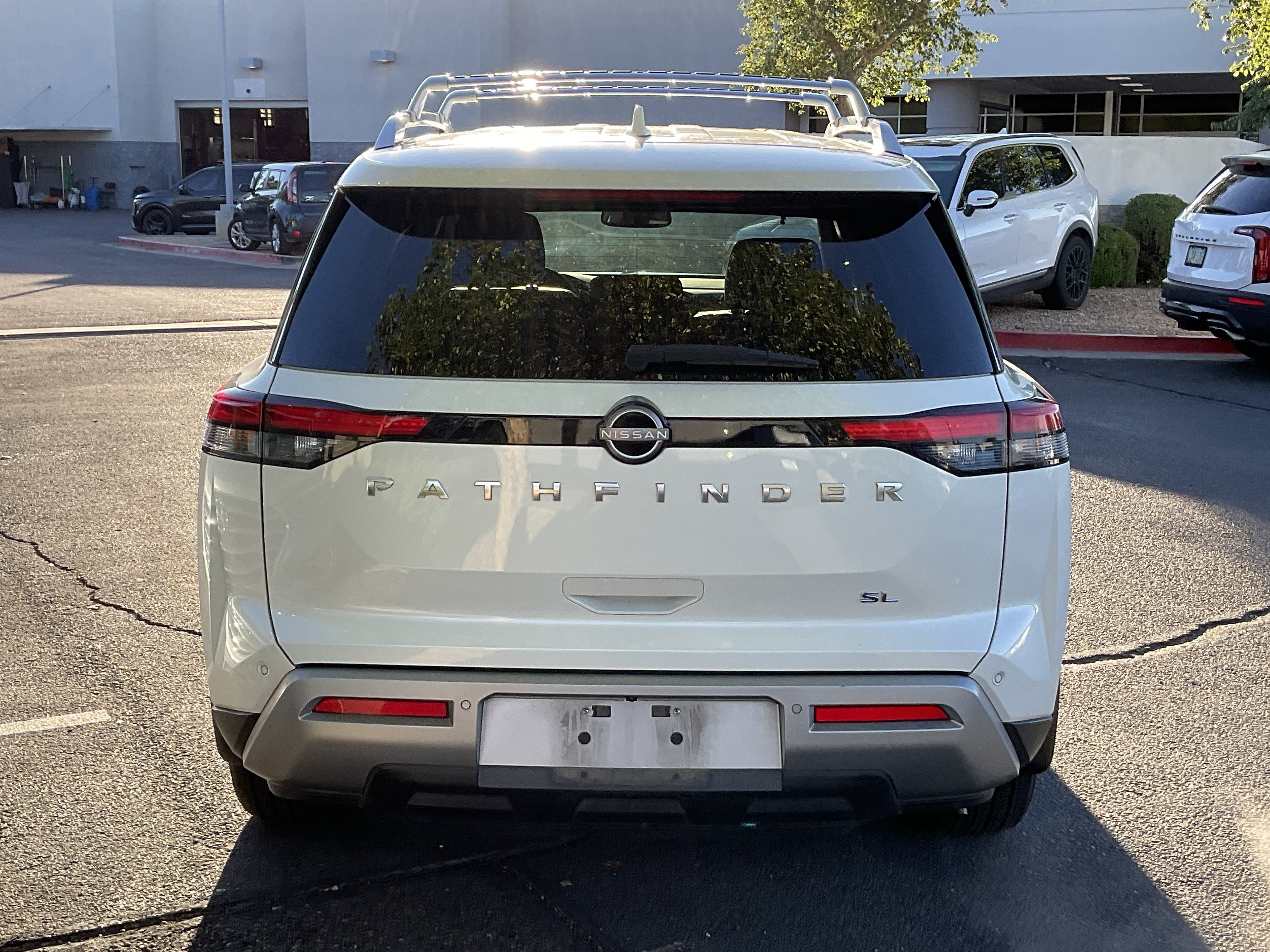 2022 Nissan Pathfinder SL