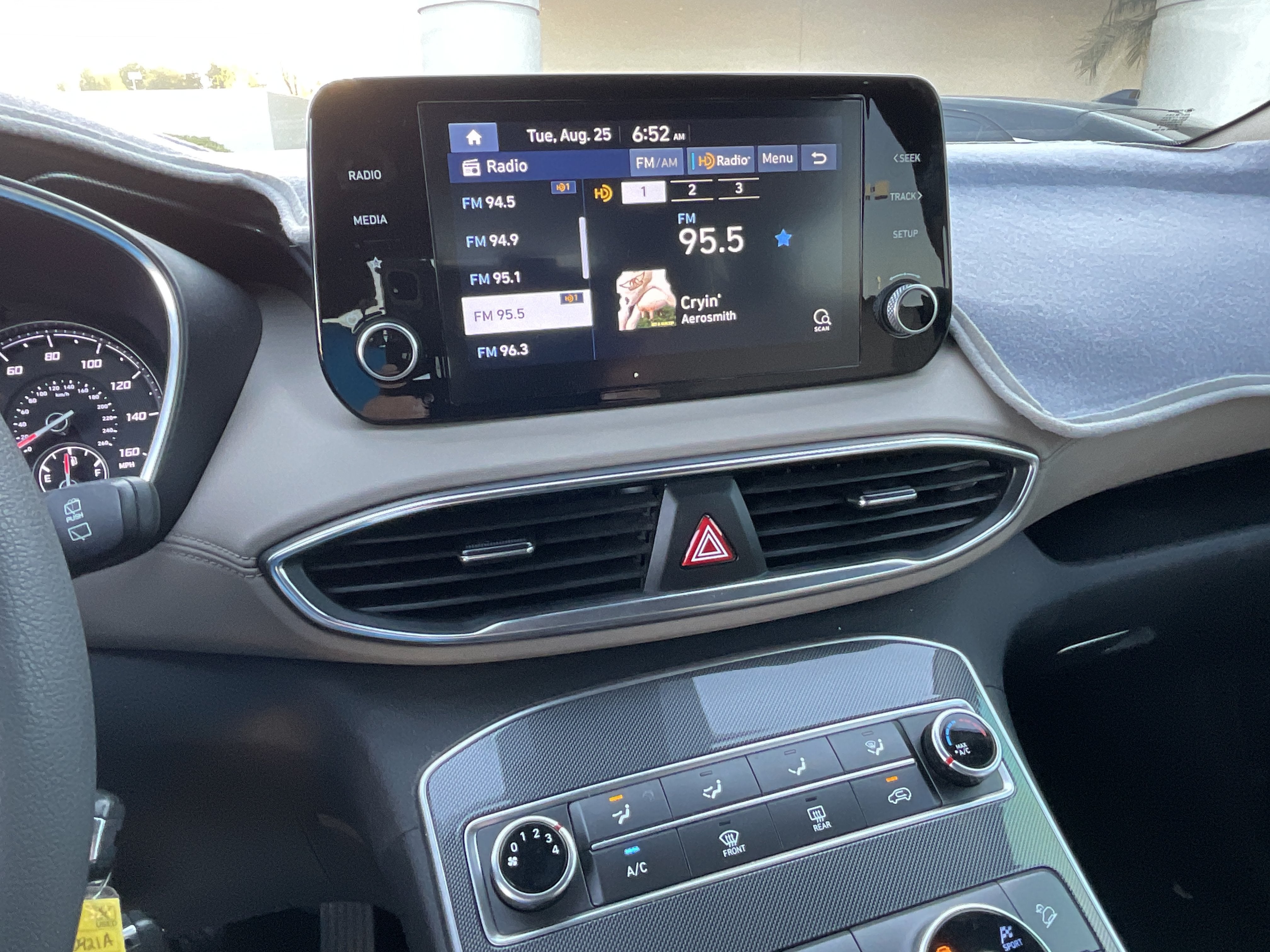 2022 Hyundai Santa Fe SE