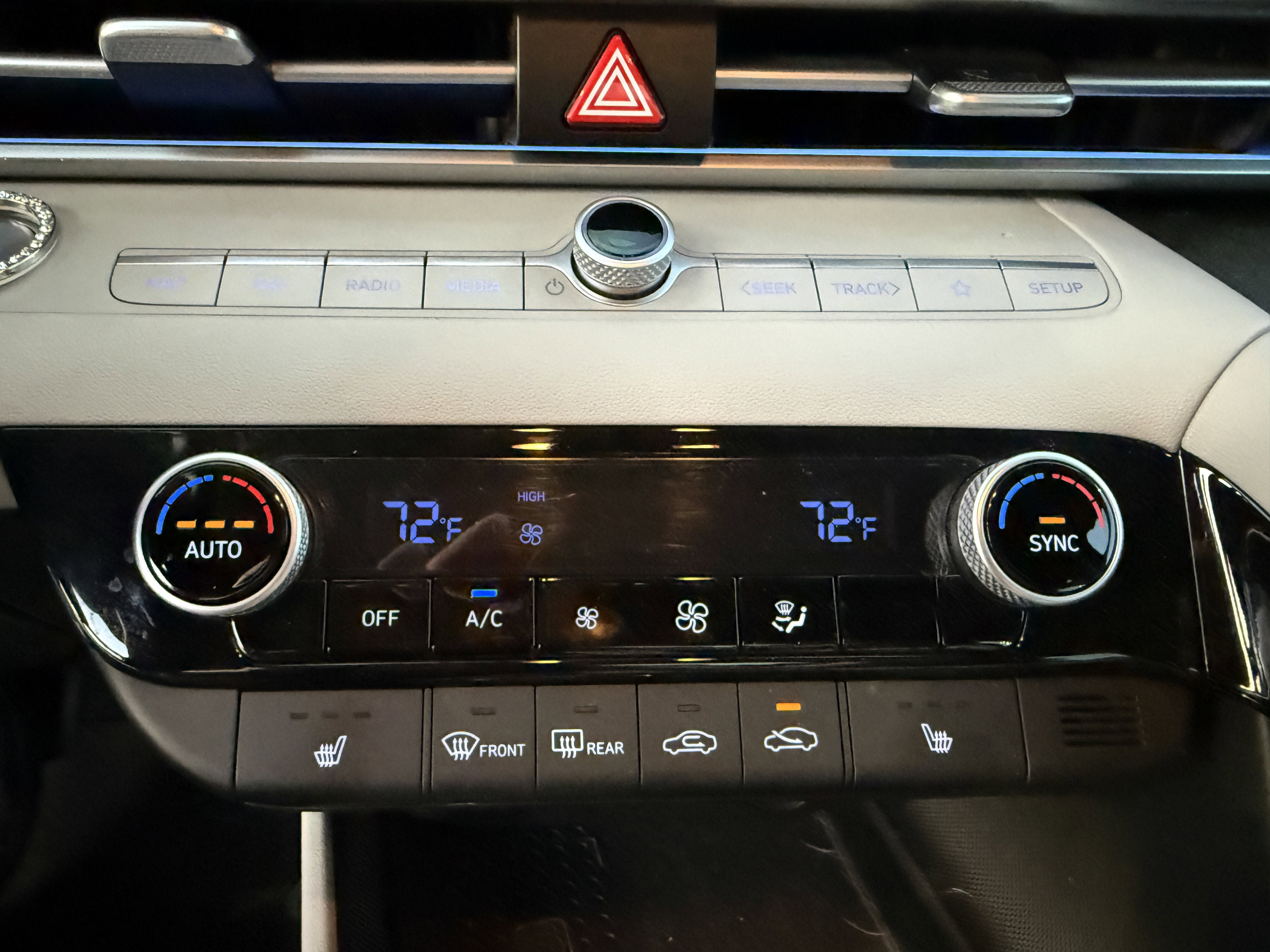 2022 Hyundai Elantra Limited* 1 OWNER, CLN CARFAX