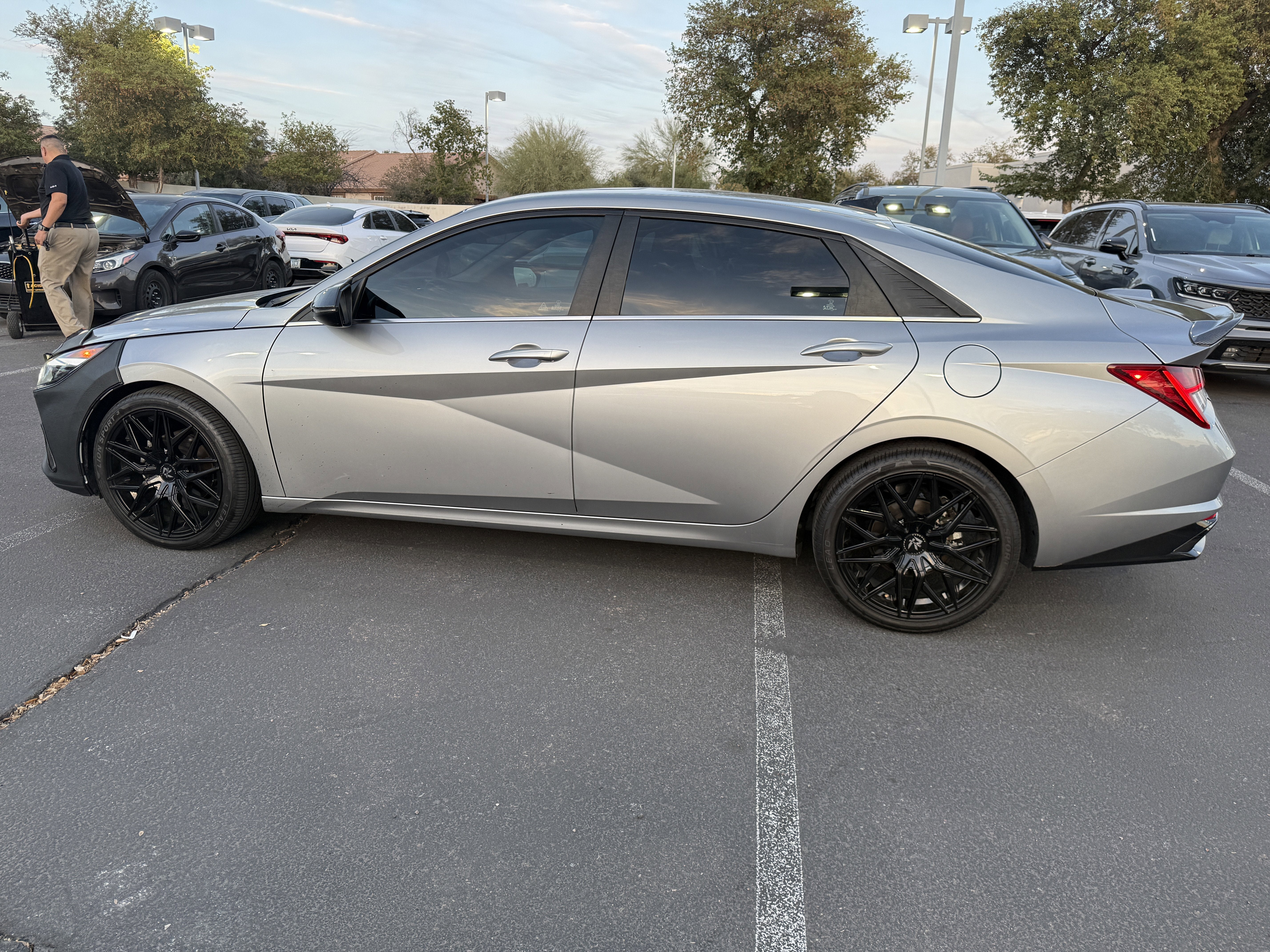 2022 Hyundai Elantra Limited* 1 OWNER, CLN CARFAX