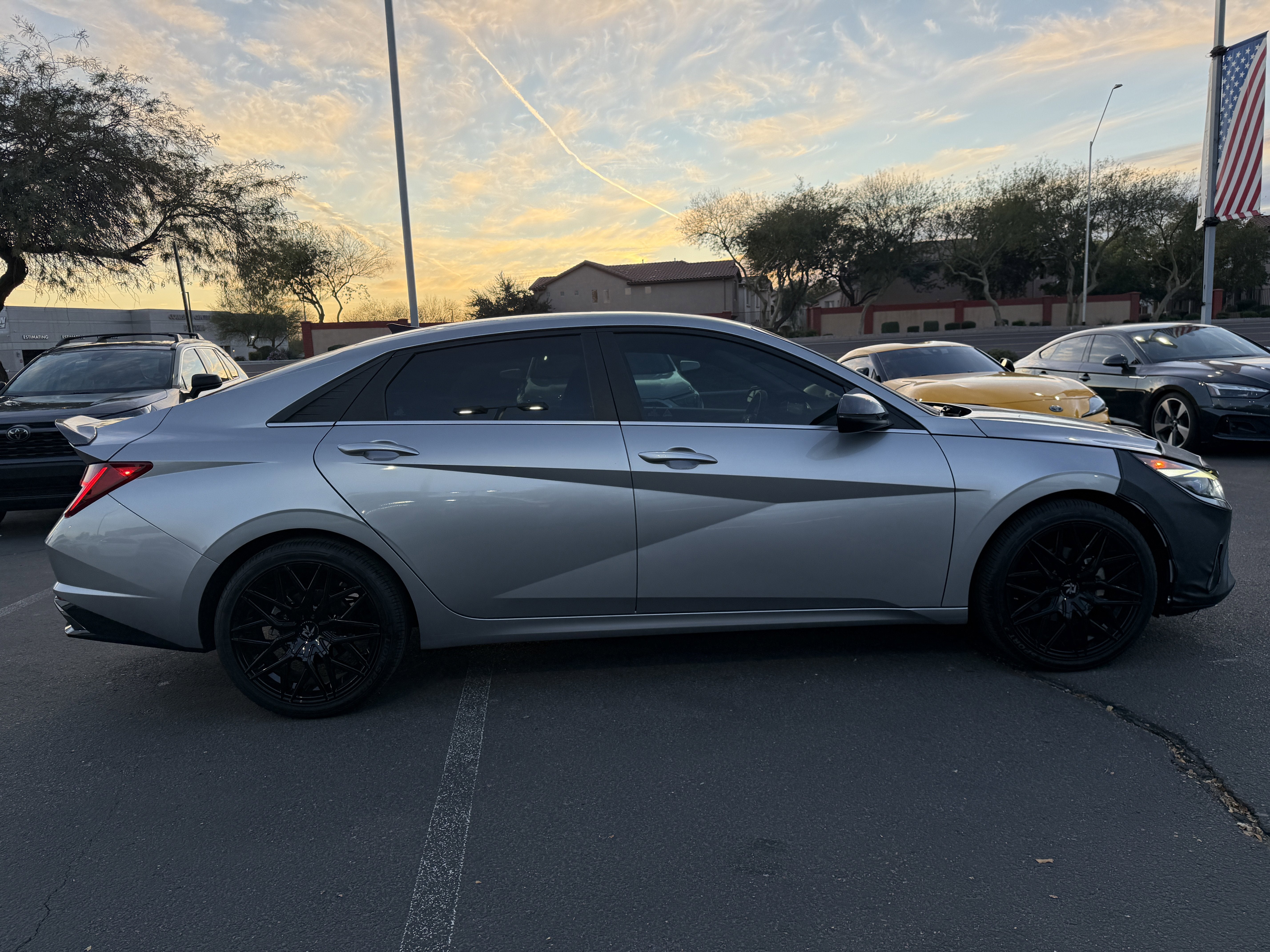 2022 Hyundai Elantra Limited* 1 OWNER, CLN CARFAX