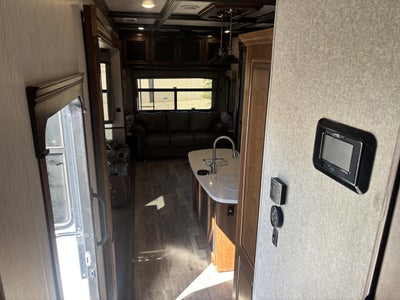 2019 HEARTLAND BIGHORN 3160EL LOADED