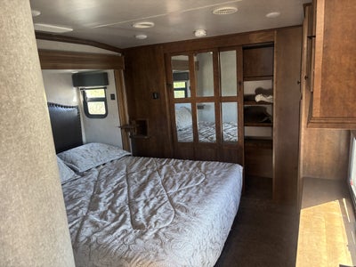 2019 HEARTLAND BIGHORN 3160EL LOADED