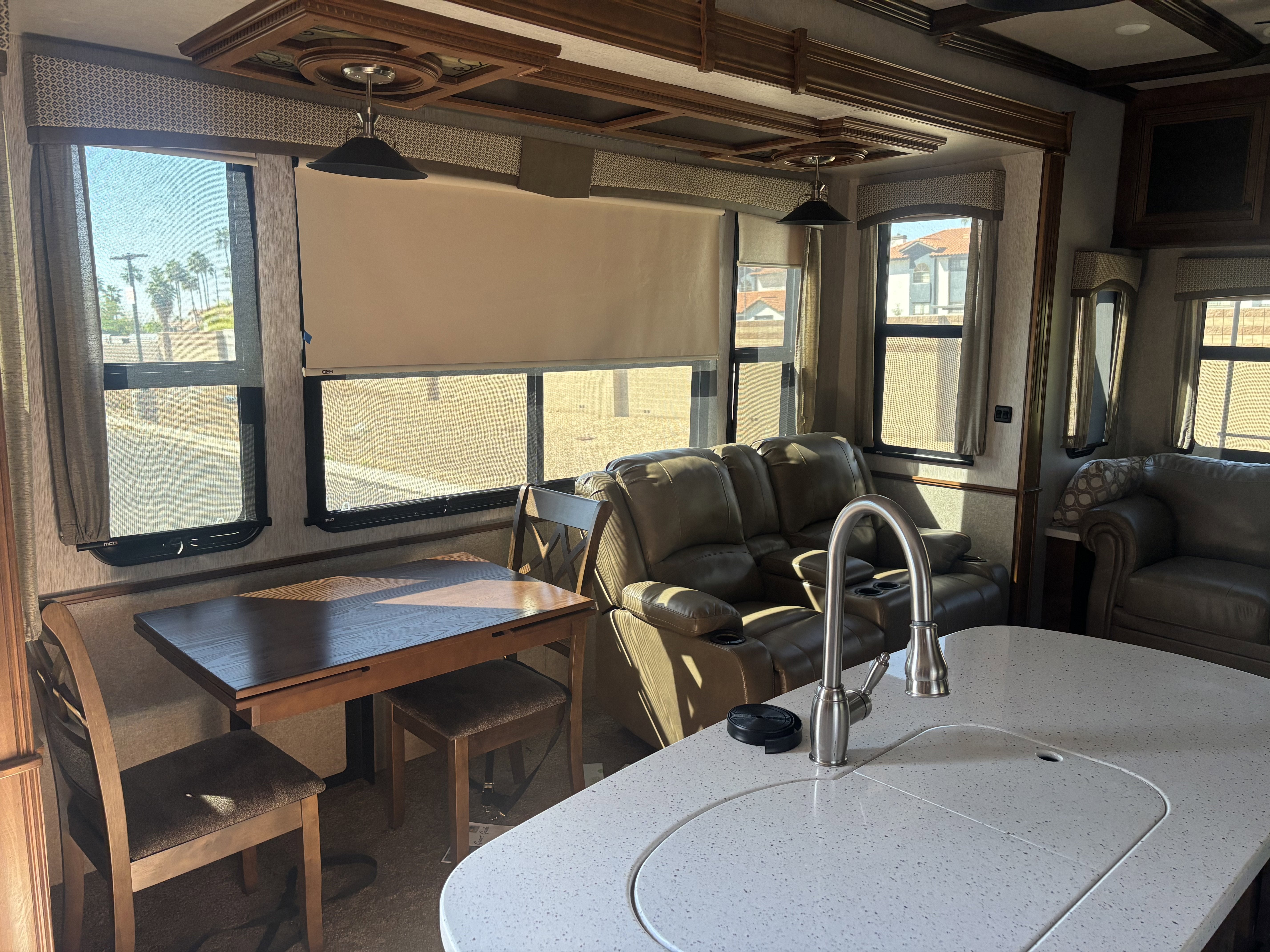 2019 HEARTLAND BIGHORN 3160EL LOADED