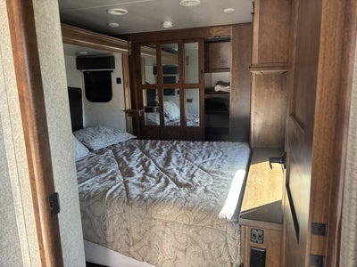 2019 HEARTLAND BIGHORN 3160EL LOADED