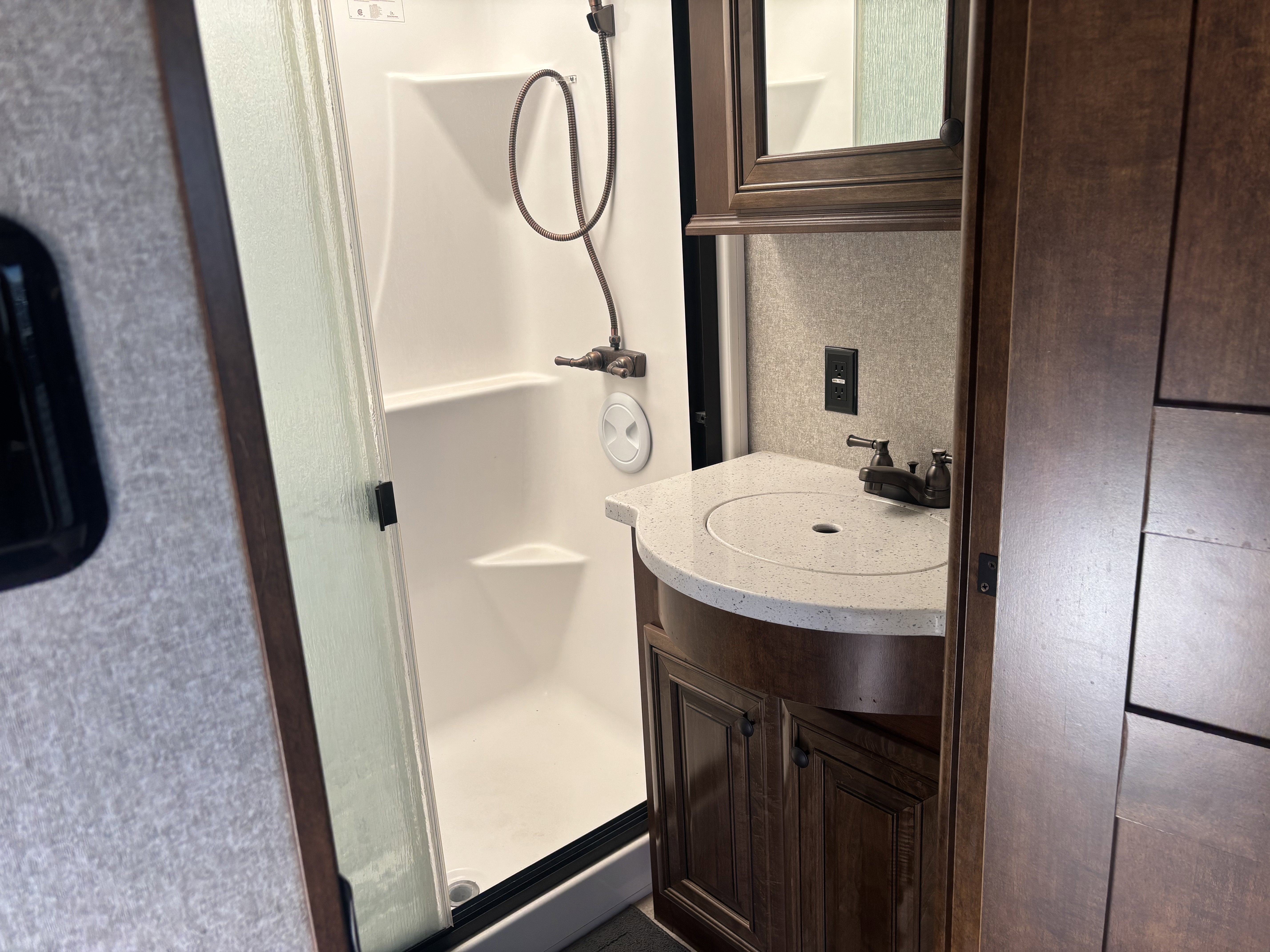 2019 HEARTLAND BIGHORN 3160EL LOADED