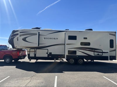 2019 HEARTLAND BIGHORN 3160EL LOADED