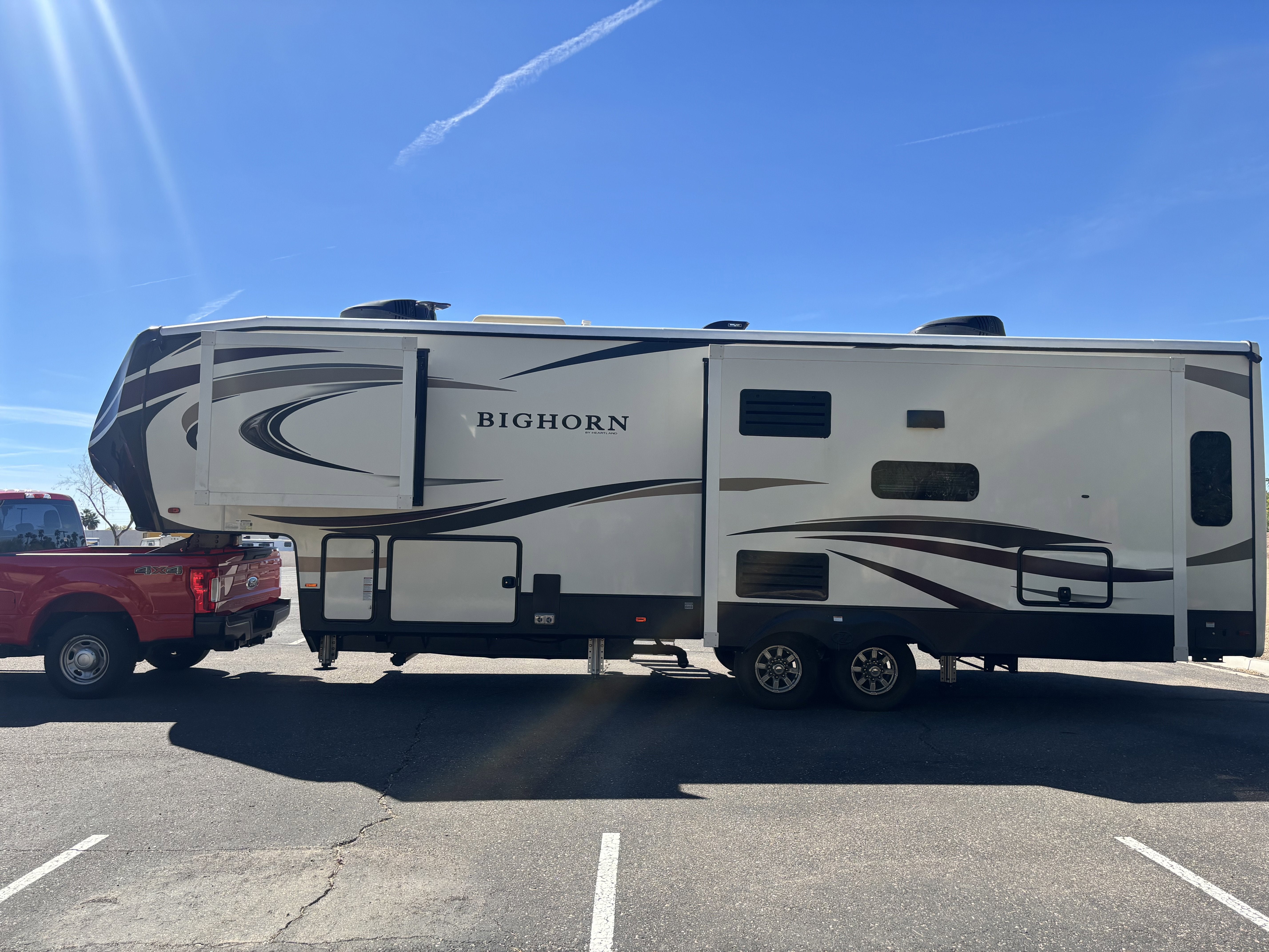 2019 HEARTLAND BIGHORN 3160EL LOADED