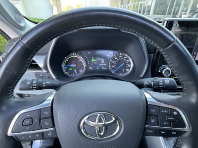 2021 Toyota Highlander Hybrid Platinum