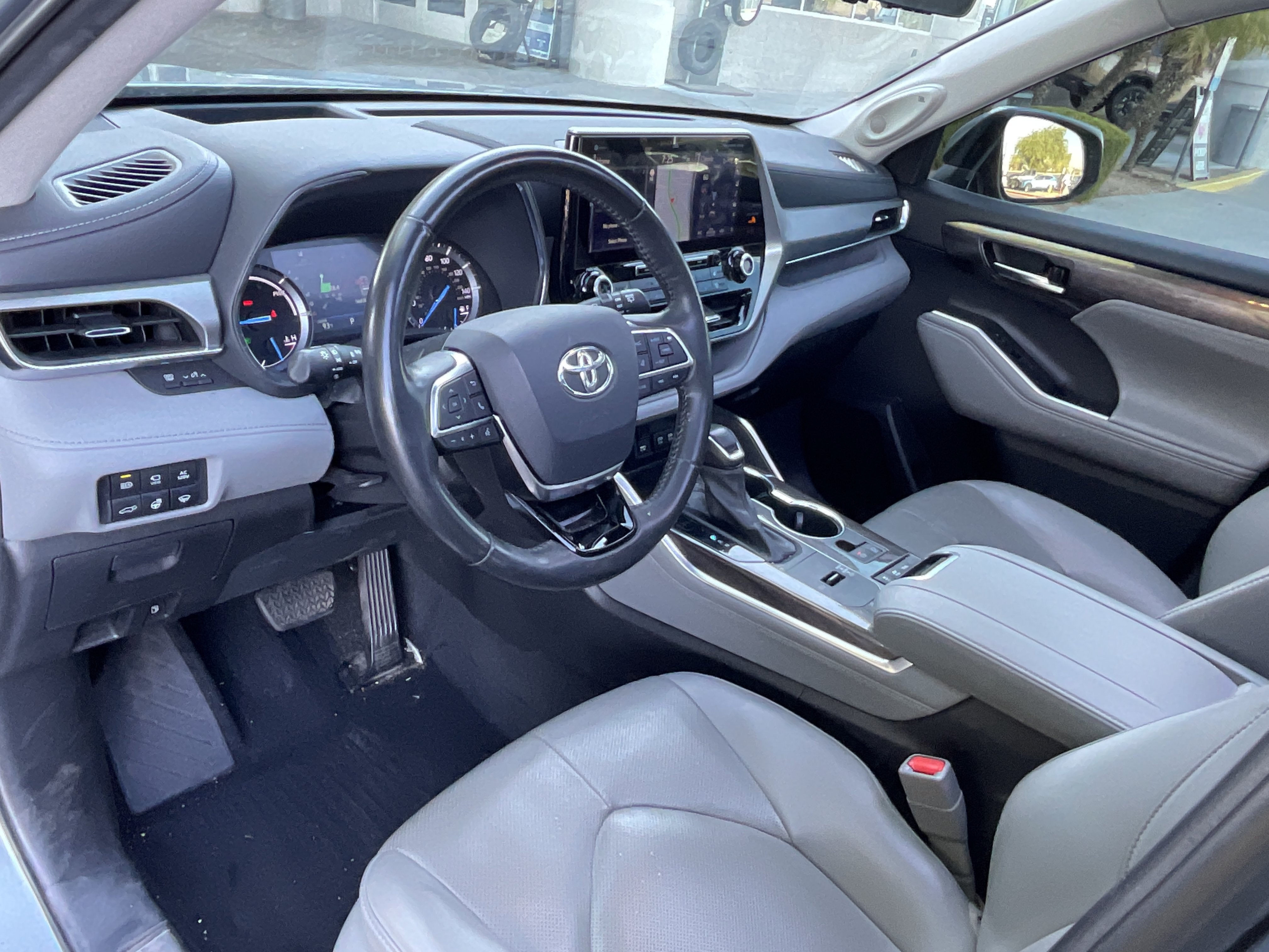 2021 Toyota Highlander Hybrid Platinum