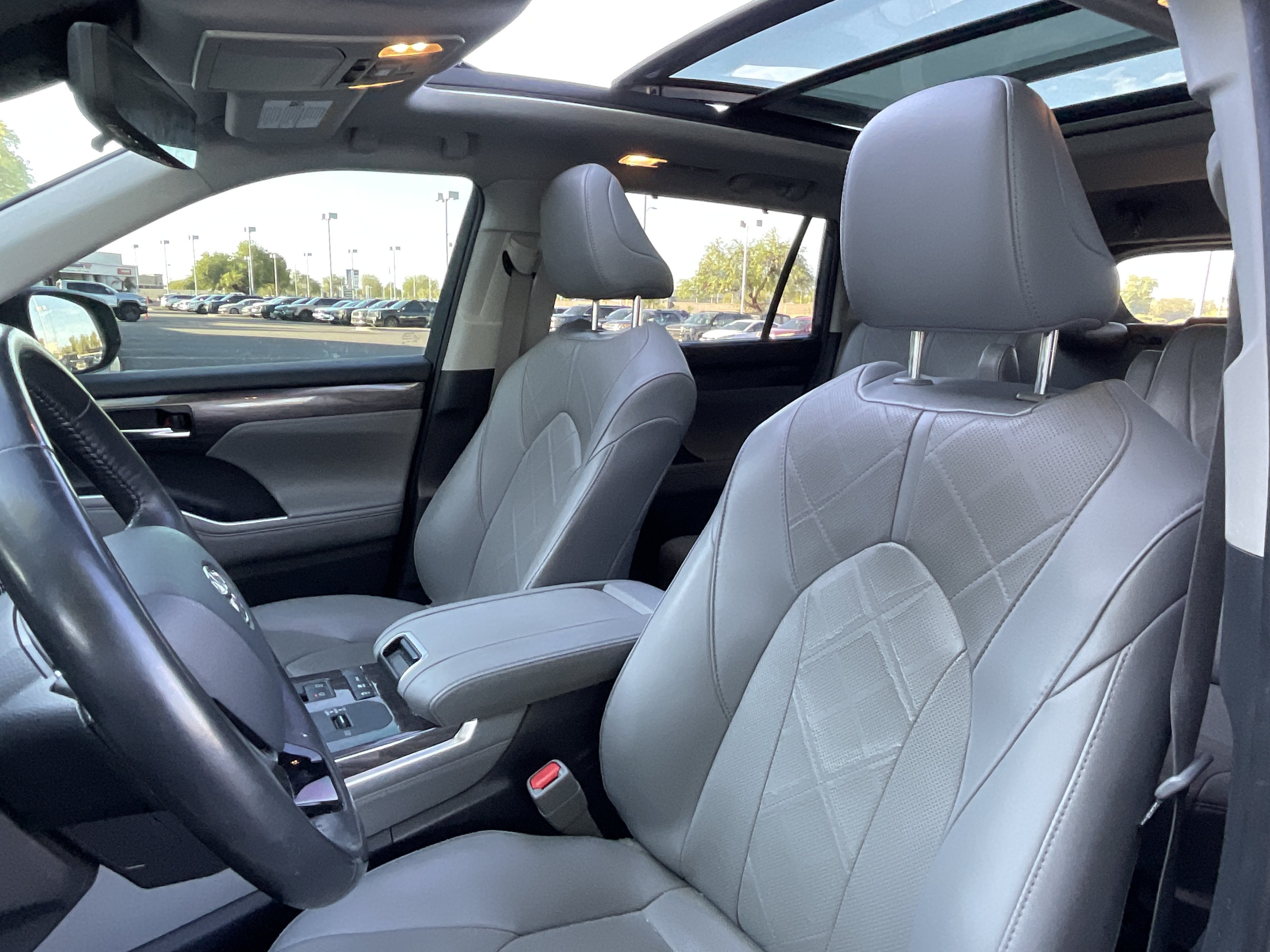 2021 Toyota Highlander Hybrid Platinum