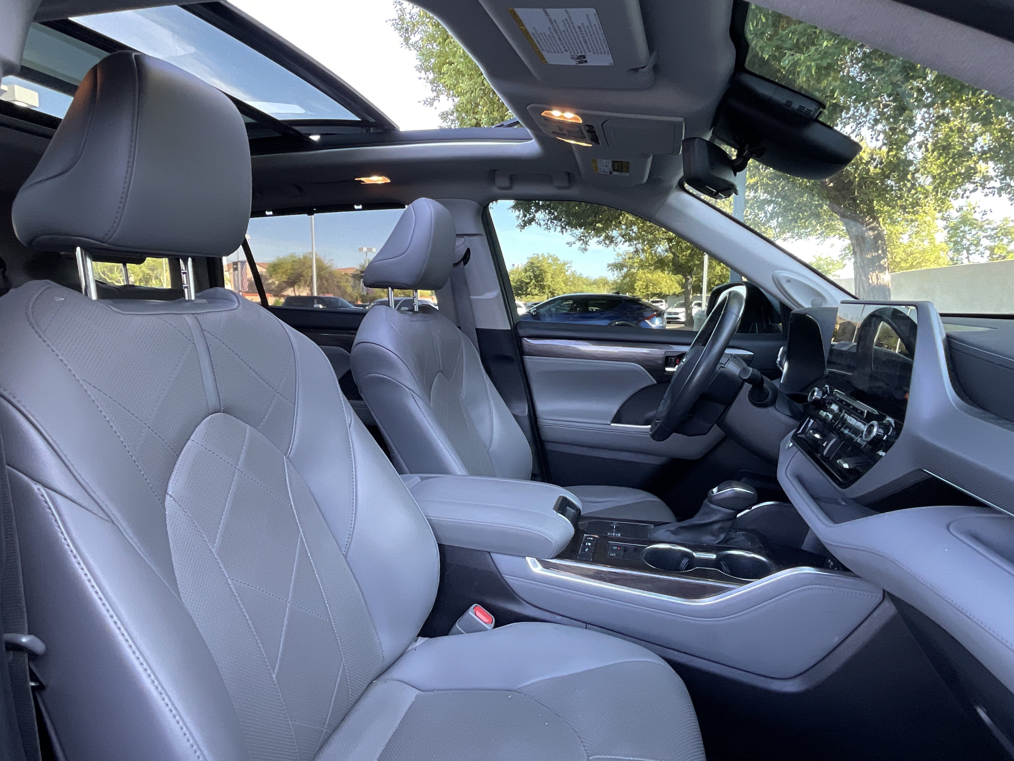 2021 Toyota Highlander Hybrid Platinum