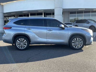 2021 Toyota Highlander Hybrid Platinum
