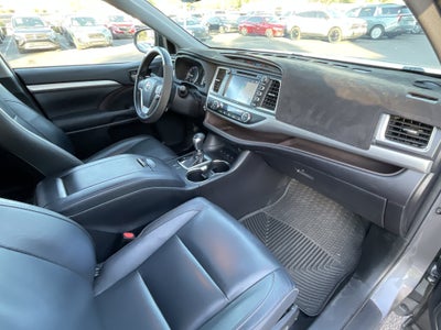 2017 Toyota Highlander XLE**1 OWNER CLN CF**