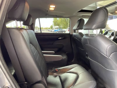 2023 Toyota Highlander Hybrid XLE