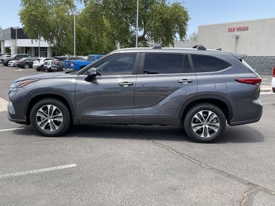 2023 Toyota Highlander Hybrid XLE
