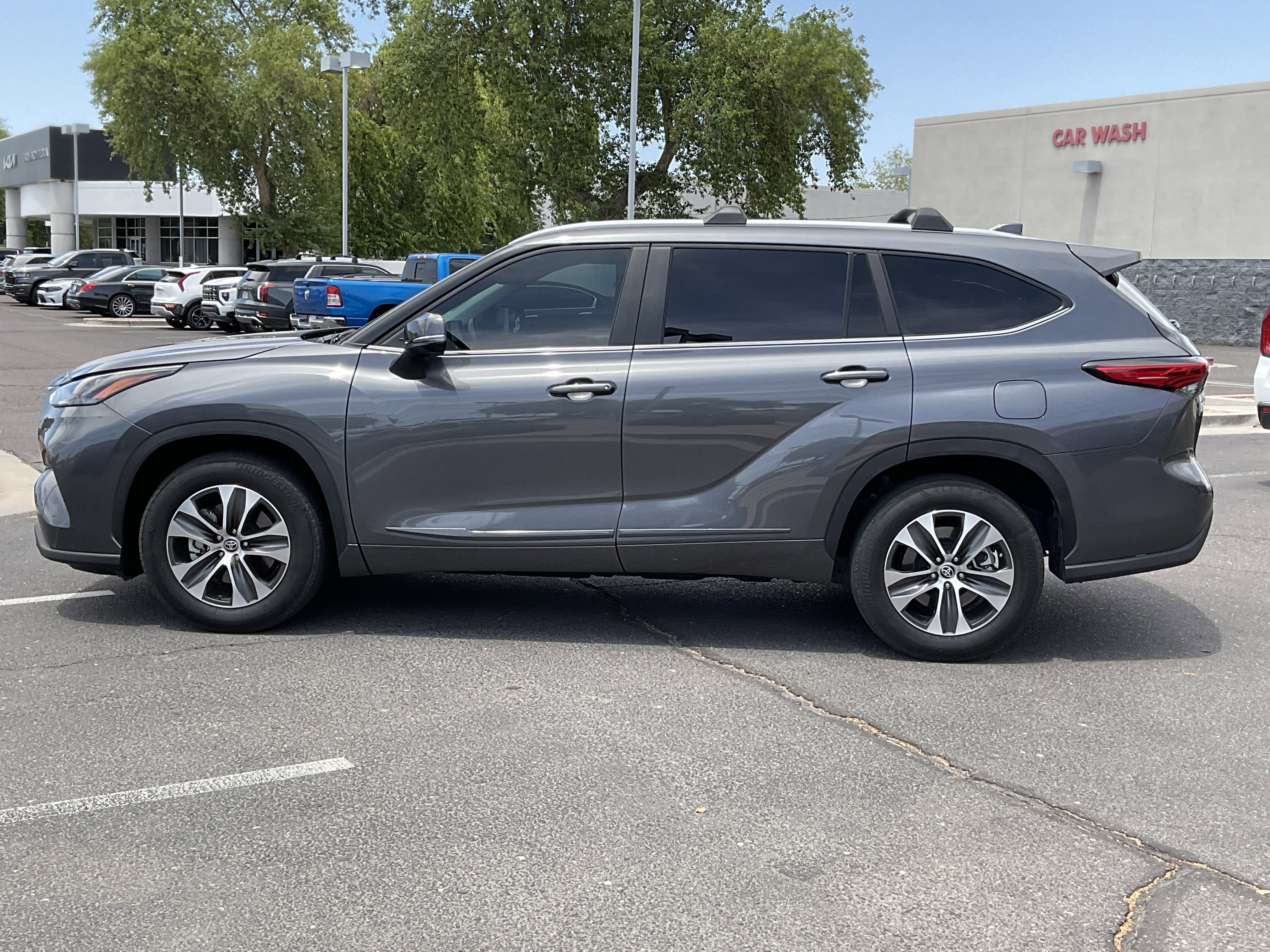 2023 Toyota Highlander Hybrid XLE