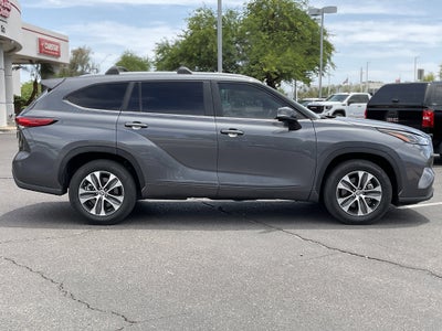 2023 Toyota Highlander Hybrid XLE