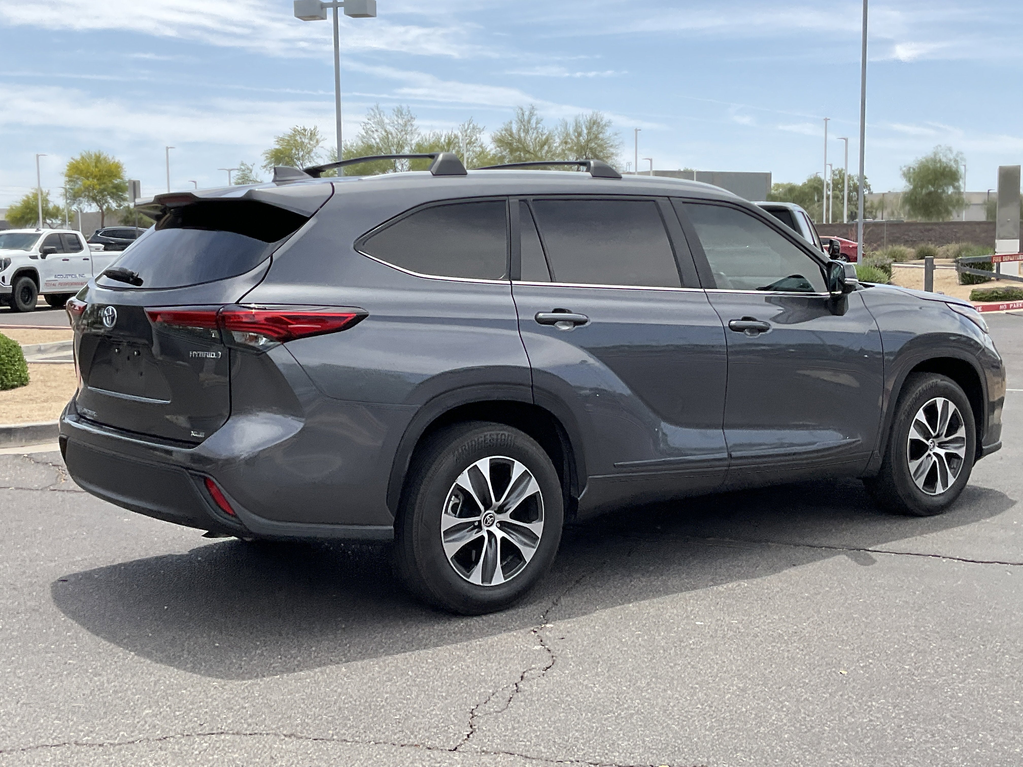 2023 Toyota Highlander Hybrid XLE