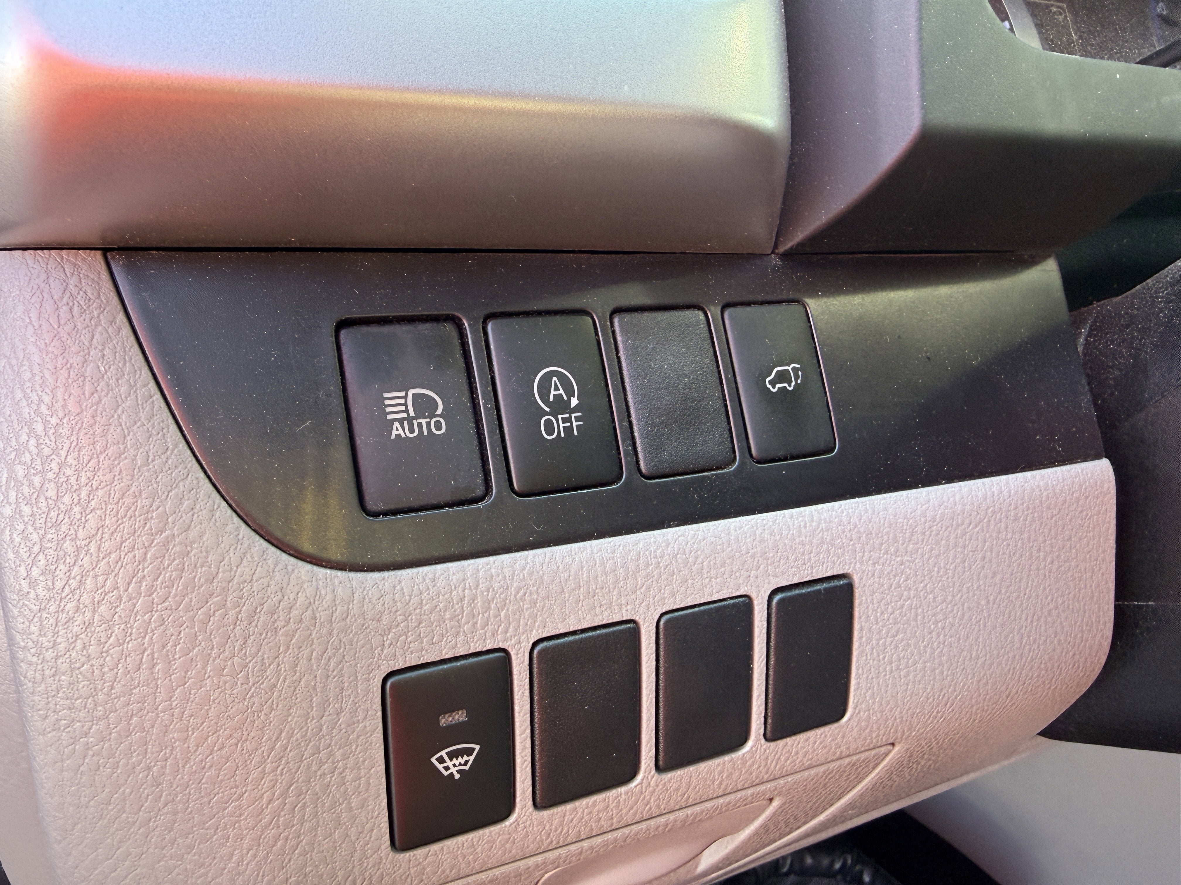 2018 Toyota Highlander SE* LOW MILES/ CLN CARFAX