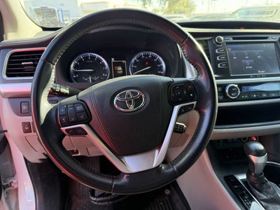 2018 Toyota Highlander SE* LOW MILES/ CLN CARFAX
