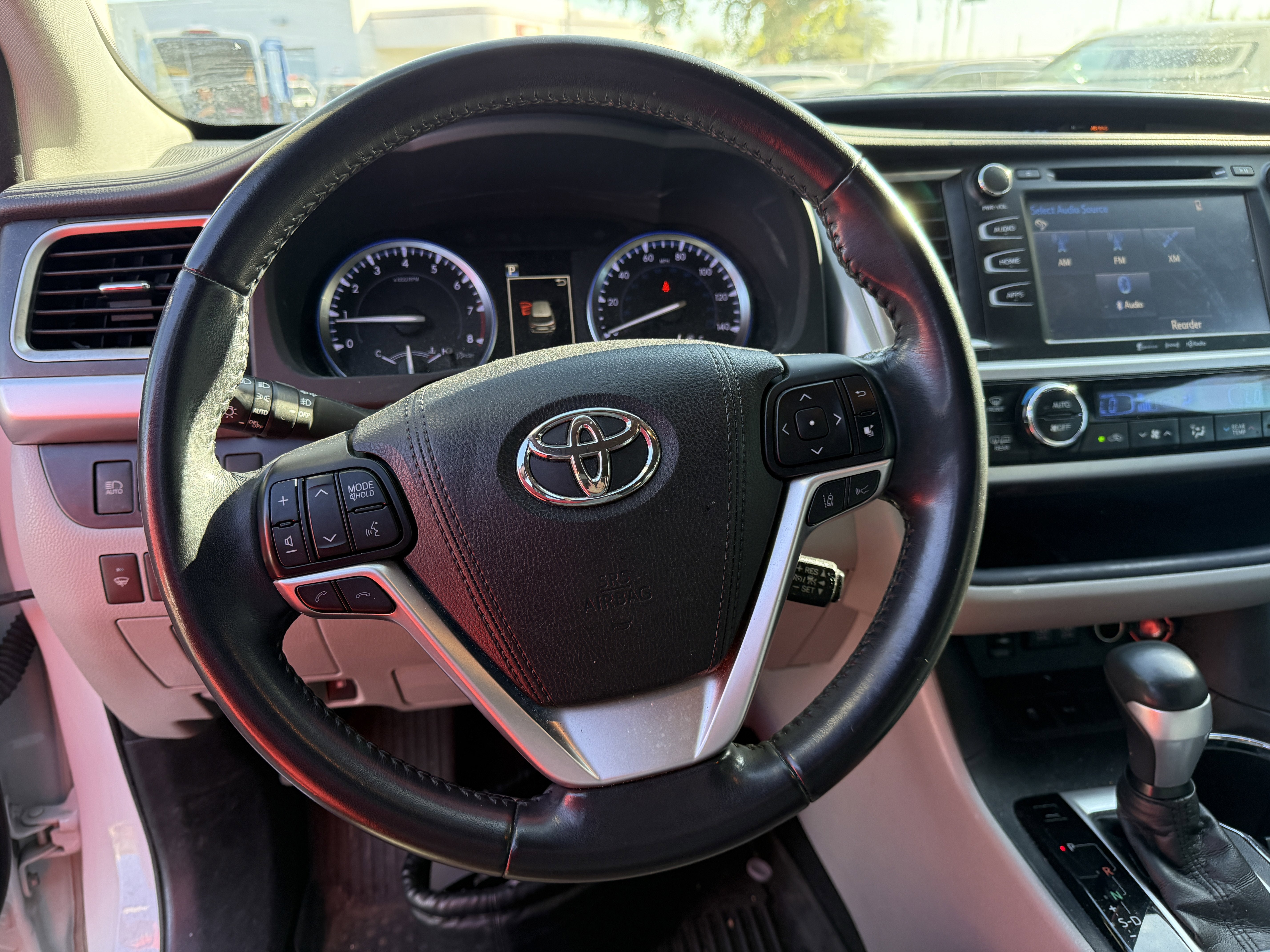 2018 Toyota Highlander SE* LOW MILES/ CLN CARFAX